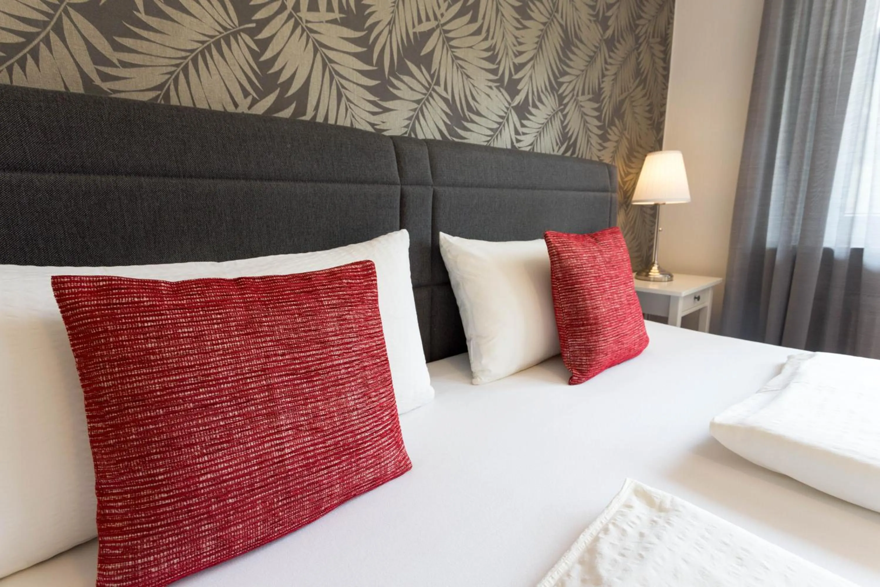 Bedroom, Bed in Hotel Restaurant Sonnenlay