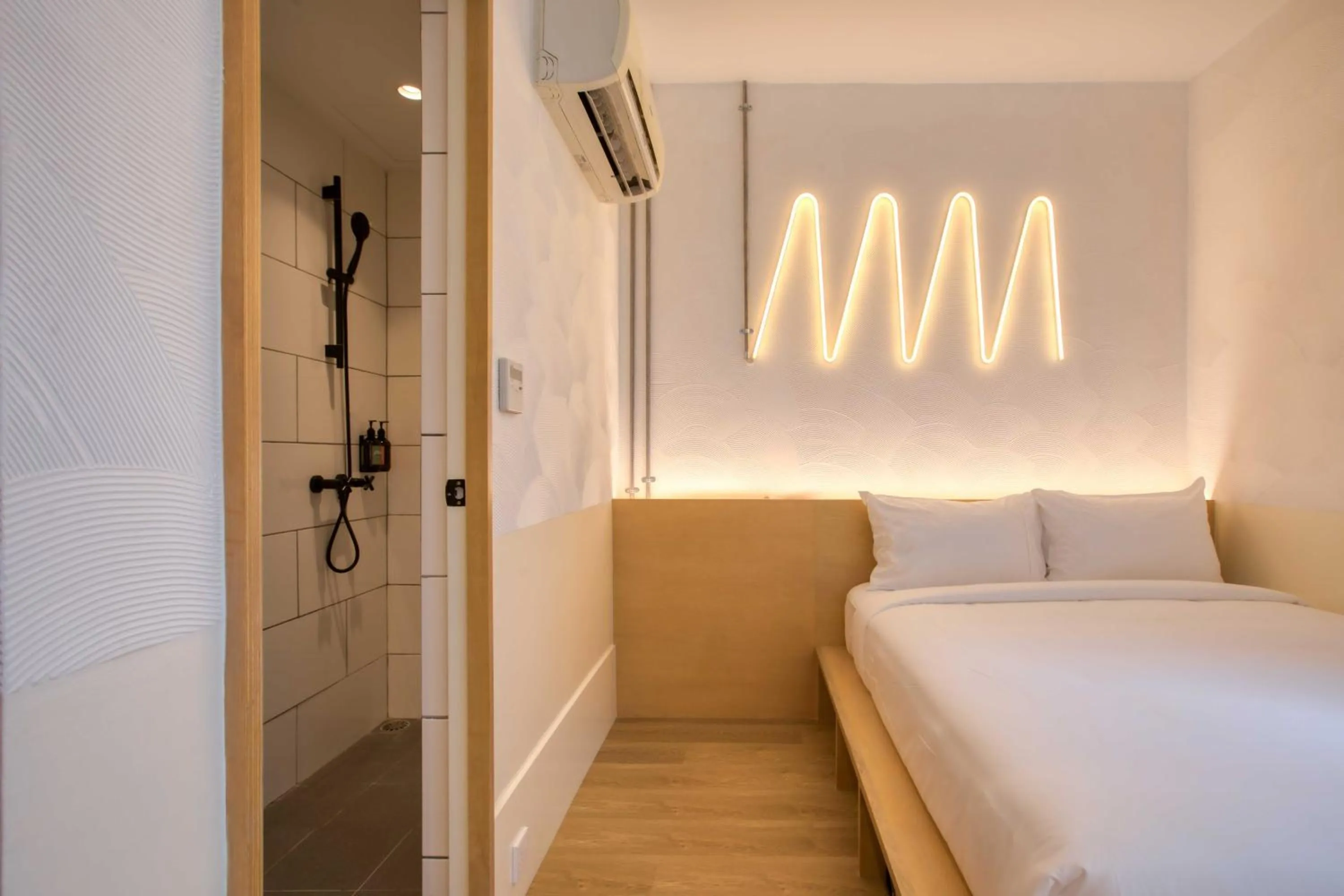 Bedroom, Bed in MoMo's Kuala Lumpur