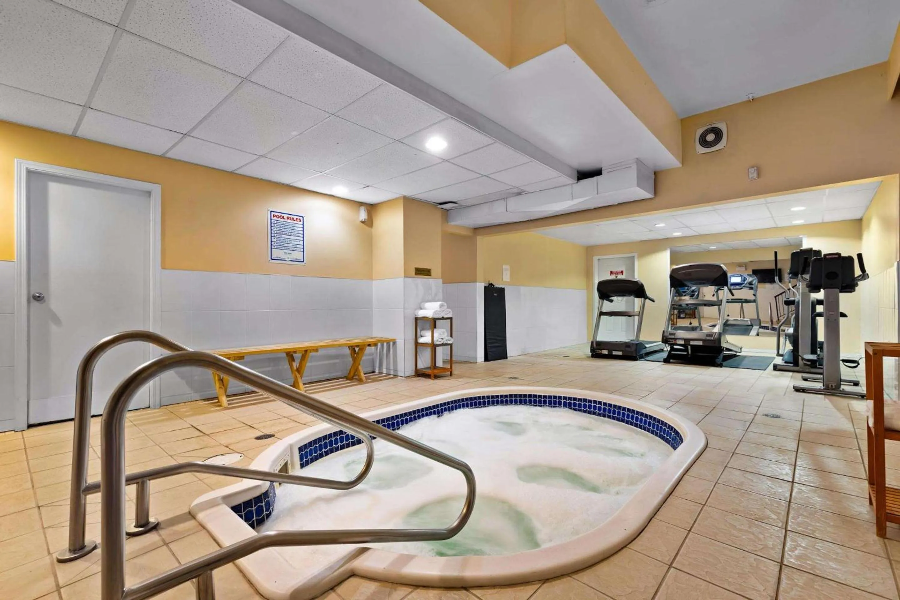 Spa and wellness centre/facilities in Coast Fraser Inn