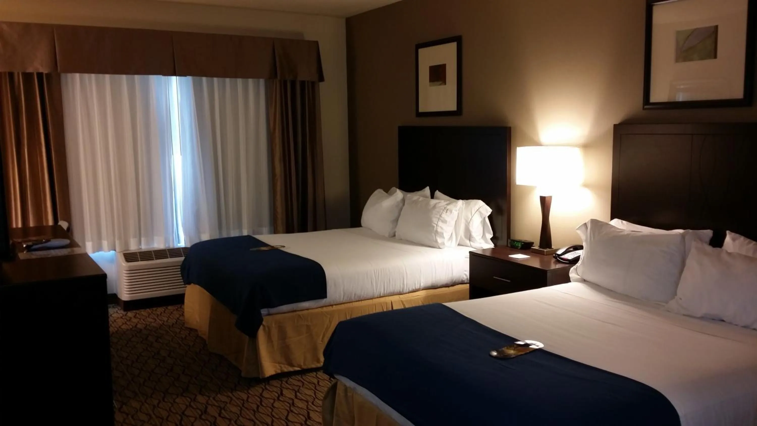 Bed in Holiday Inn Express & Suites Deming Mimbres Valley by IHG