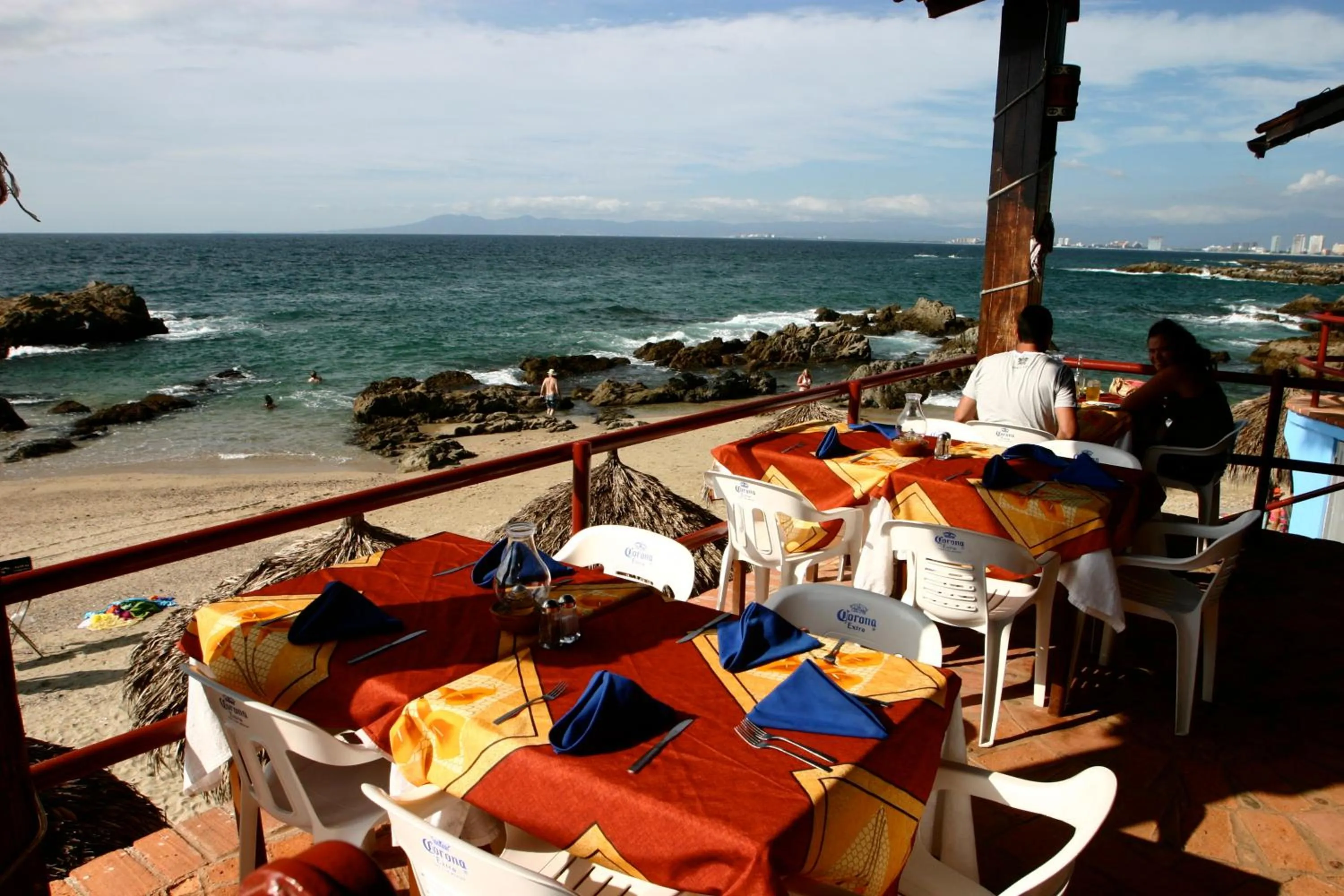 Restaurant/places to eat in Lindo Mar Resort