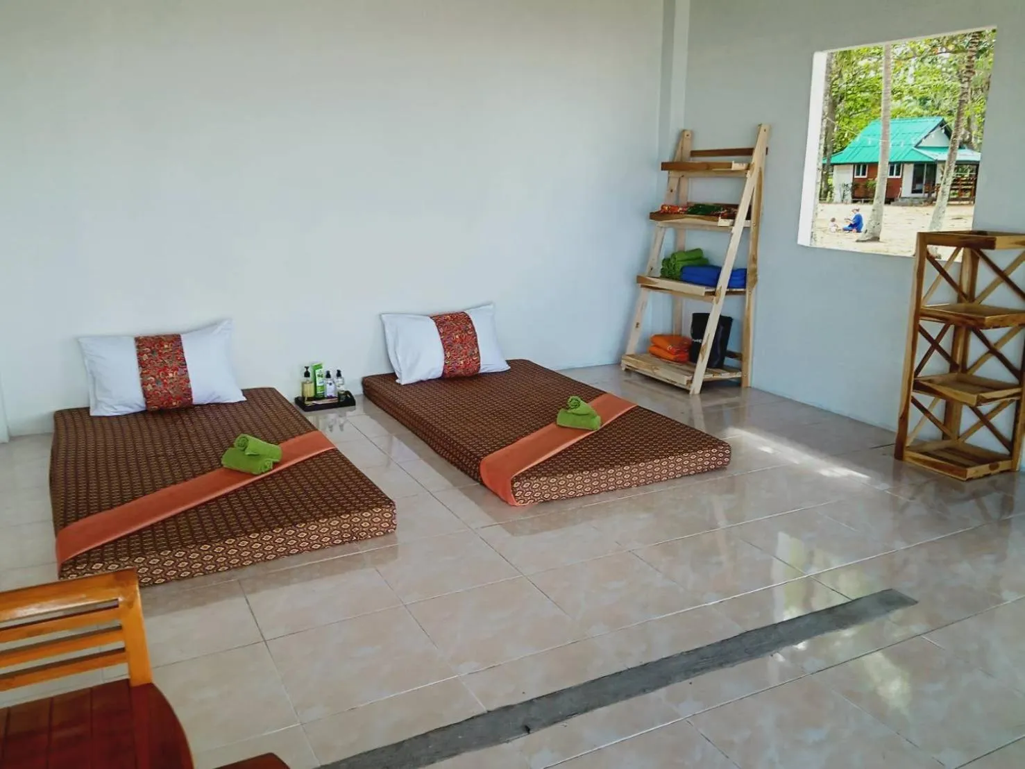 Massage, Bed in Koh Jum Delight Beach