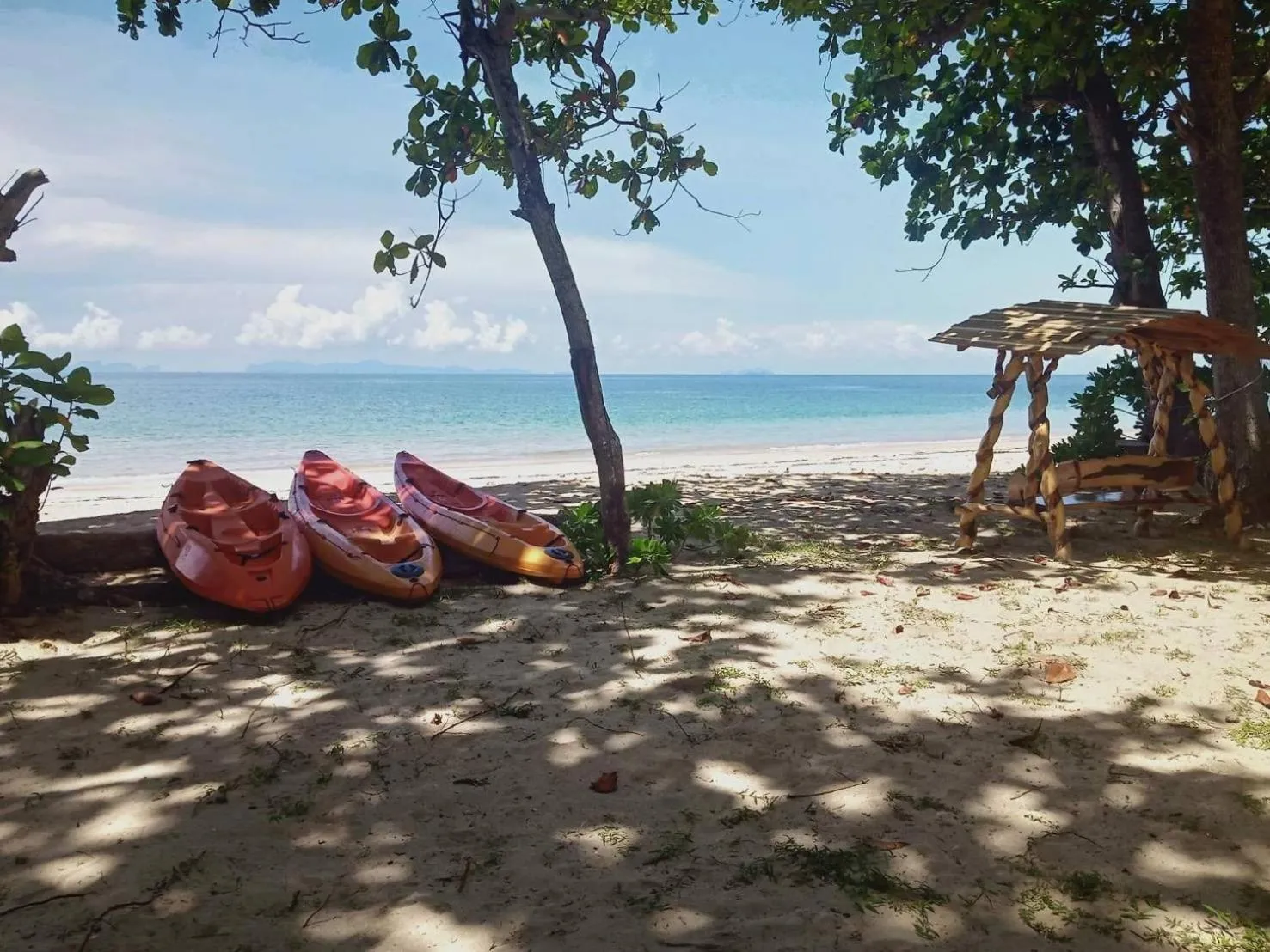 Beach in Koh Jum Delight Beach