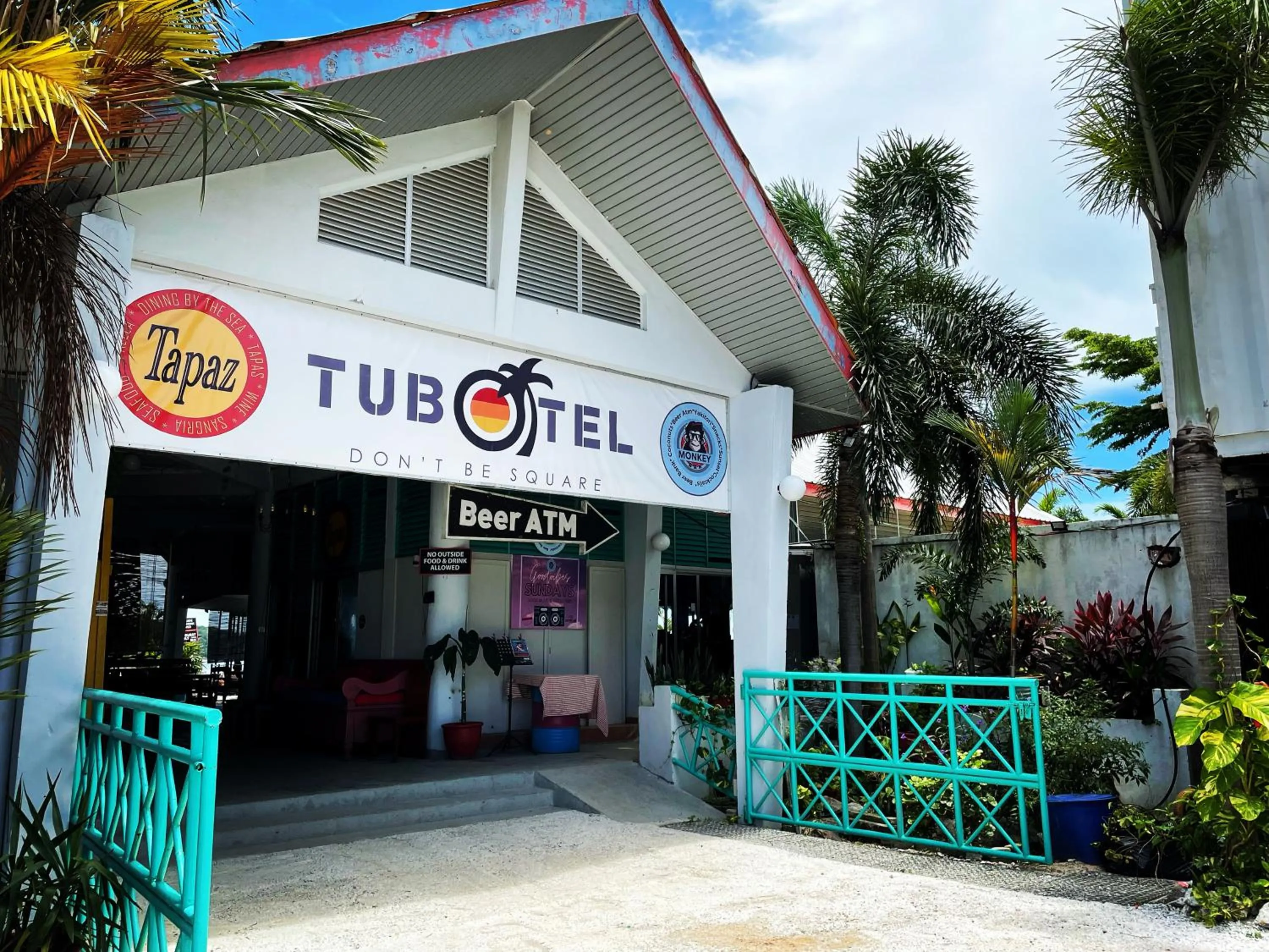 Restaurant/places to eat in Tubotel