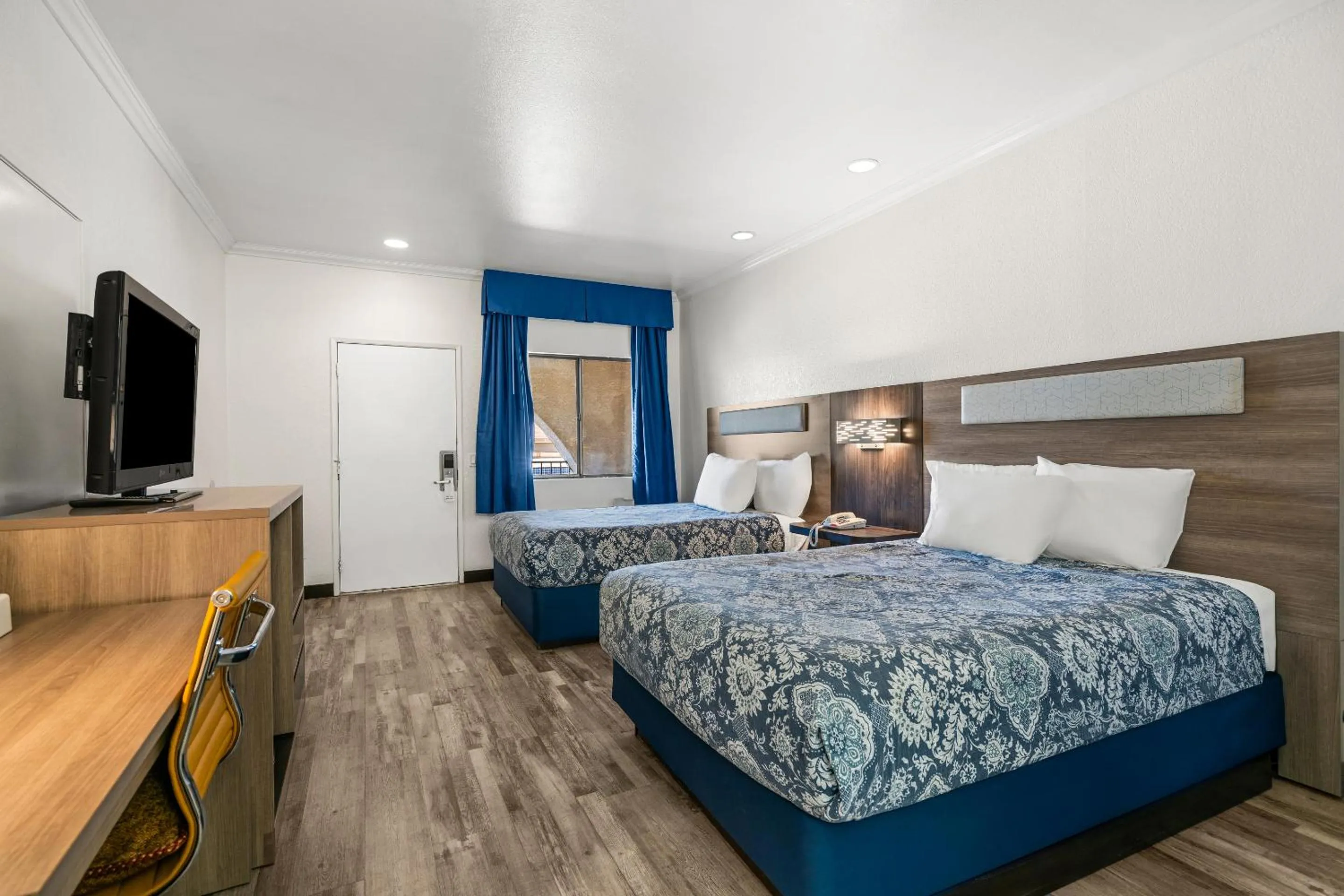 Bed in Americas Best Value Inn and Suites -Yucca Valley