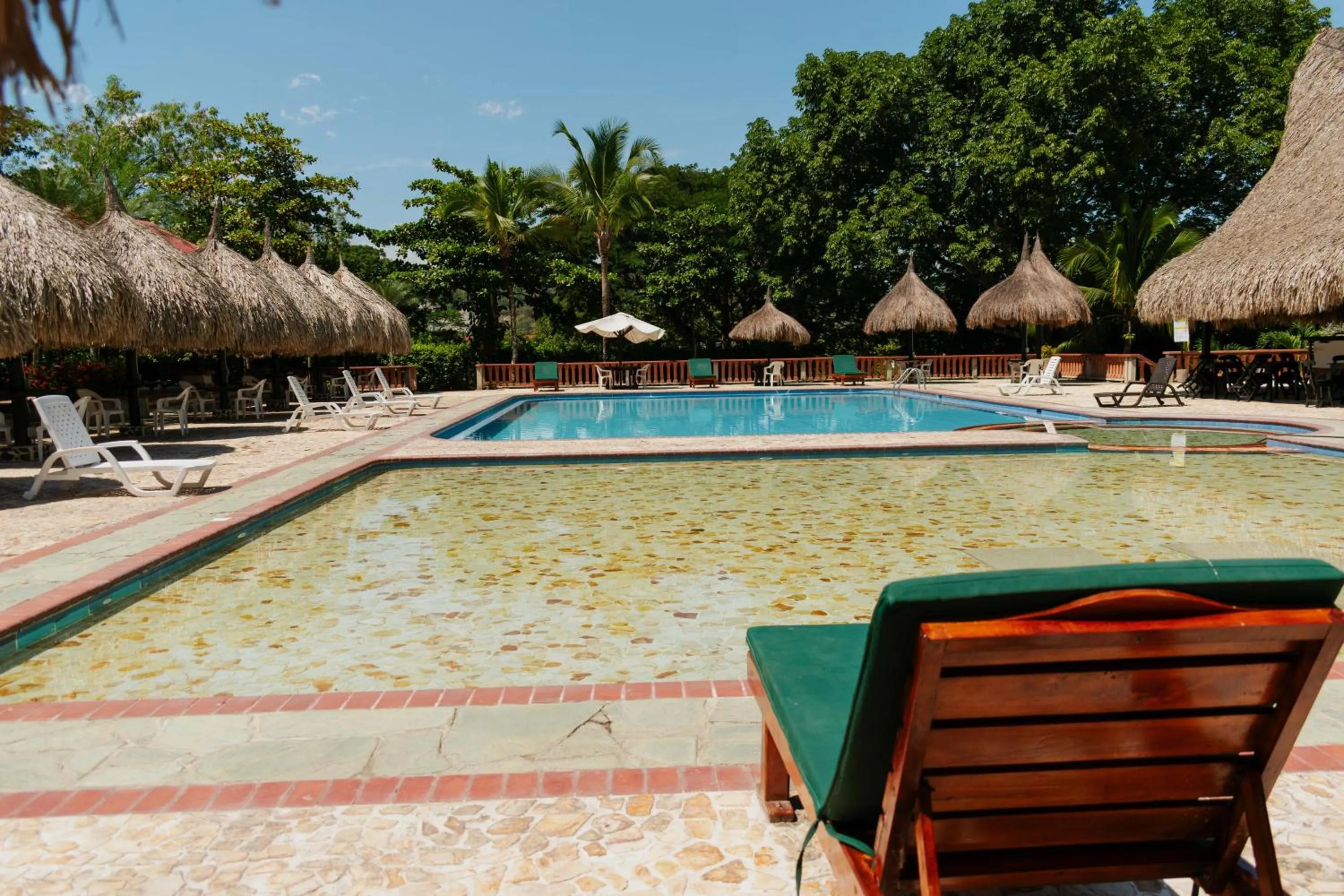 Swimming pool in Hotel Portón del Sol
