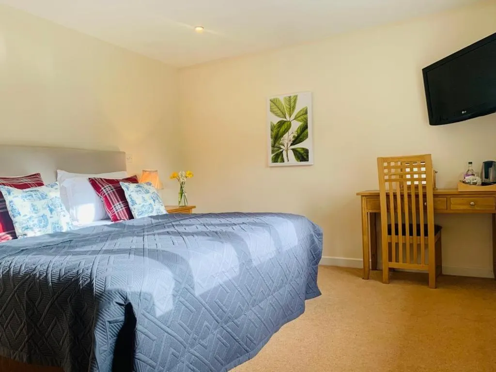 Bed in George & Dragon Country Pub & Hotel Wolverton Townsend