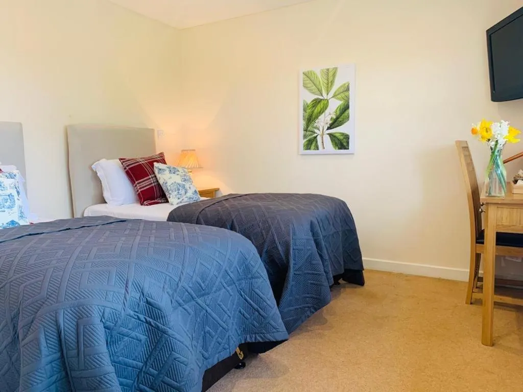 Bed in George & Dragon Country Pub & Hotel Wolverton Townsend