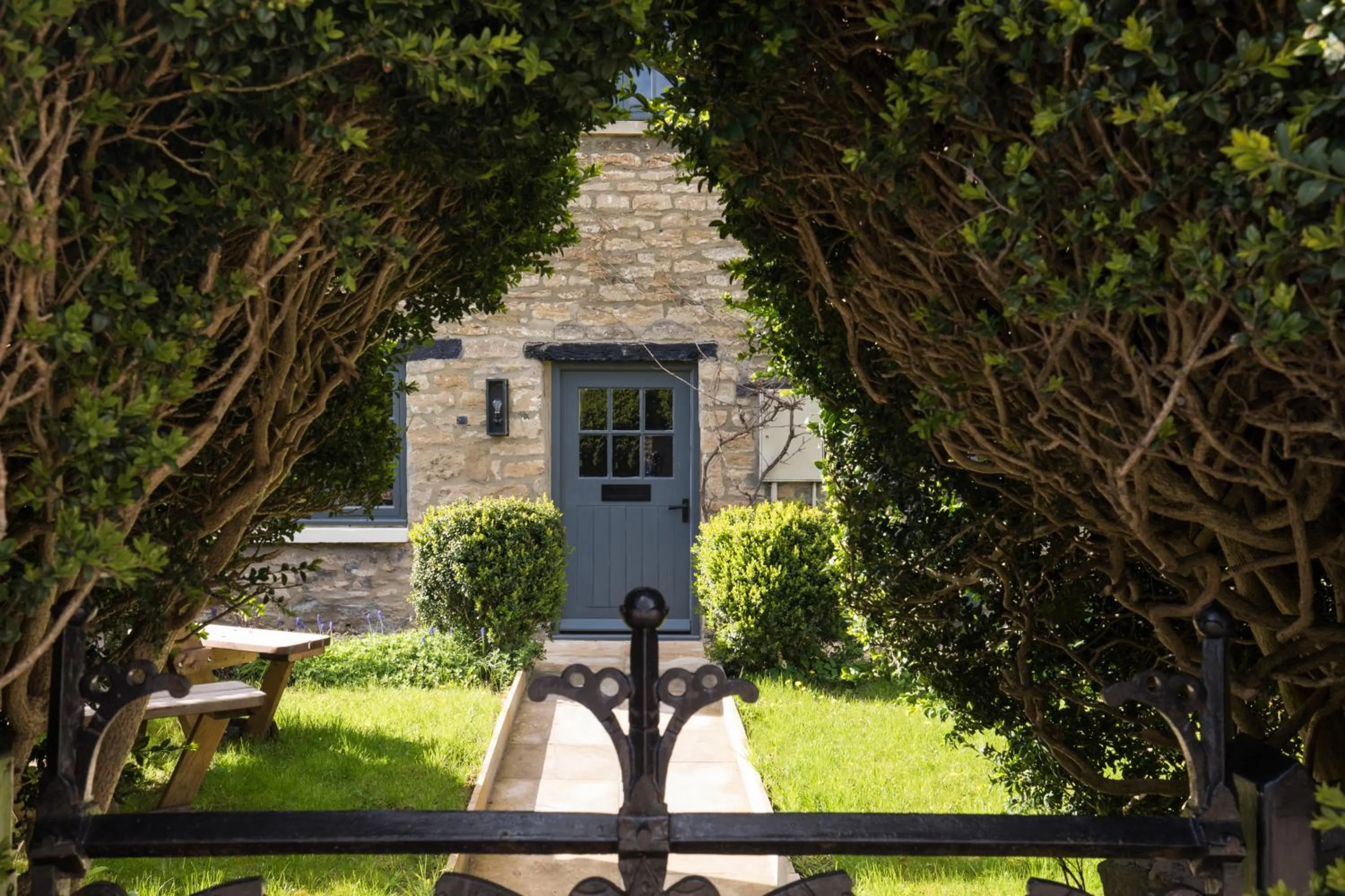 Property building in The Royal Oak Tetbury