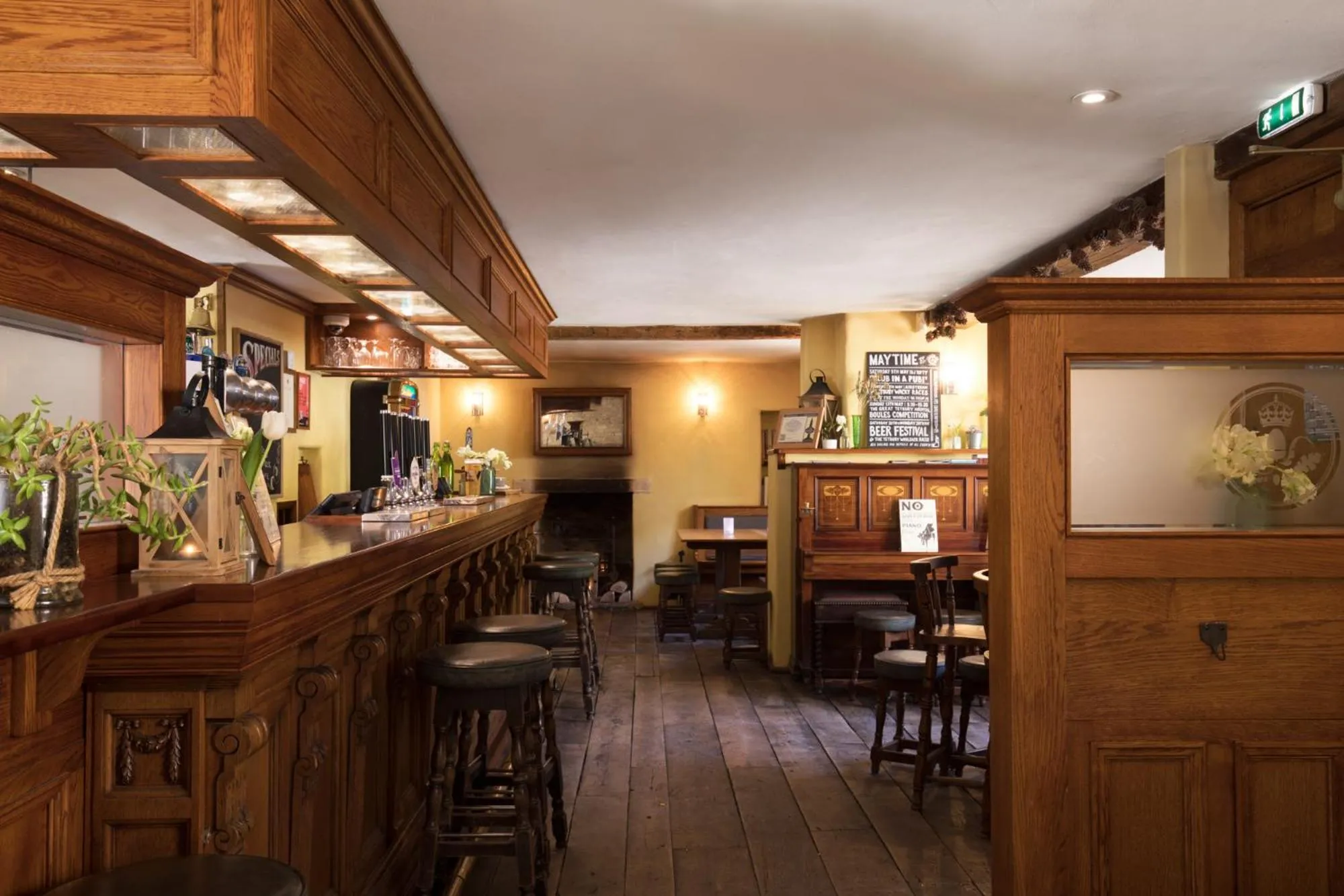 Lounge or bar in The Royal Oak Tetbury