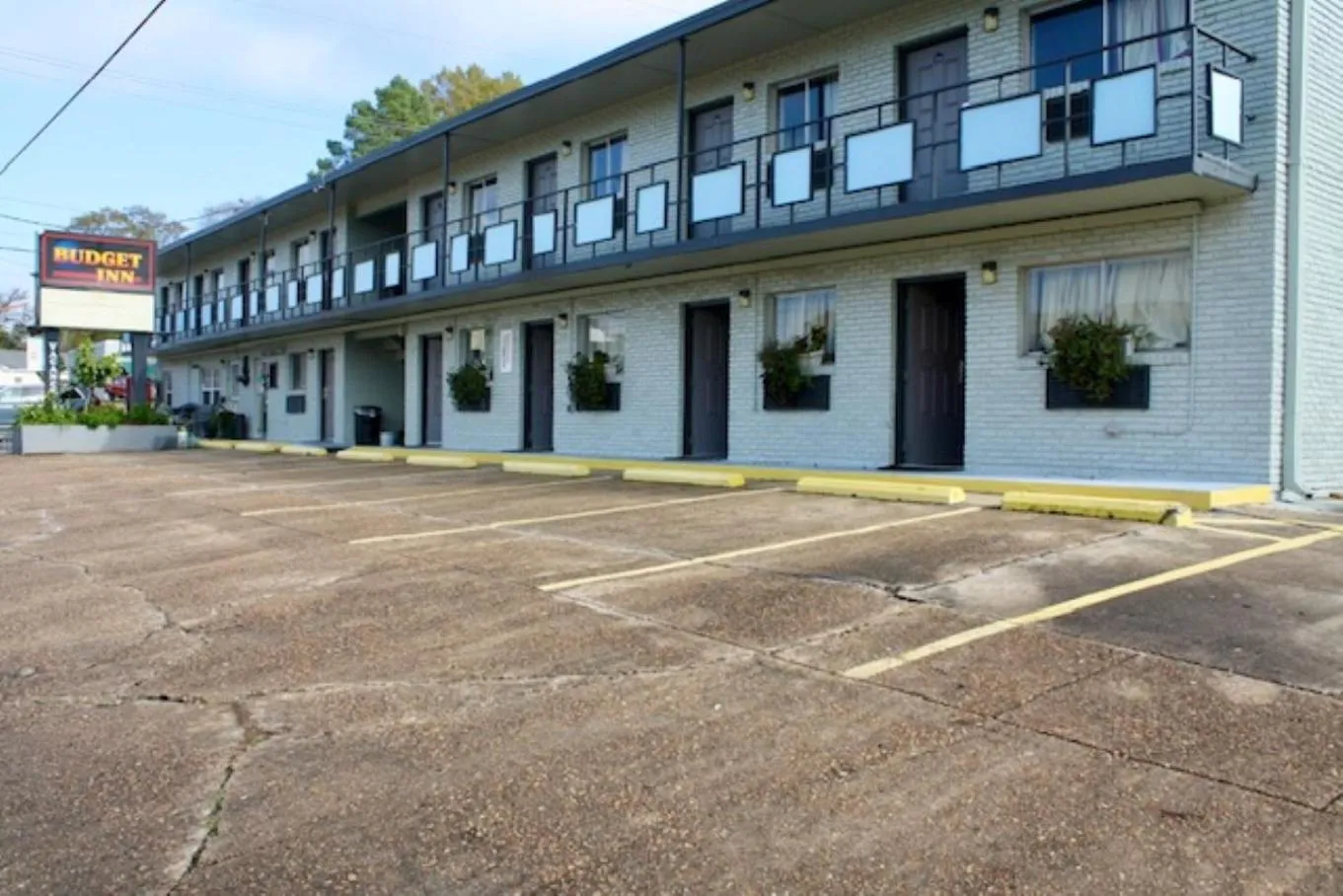 Property building in Budget Inn