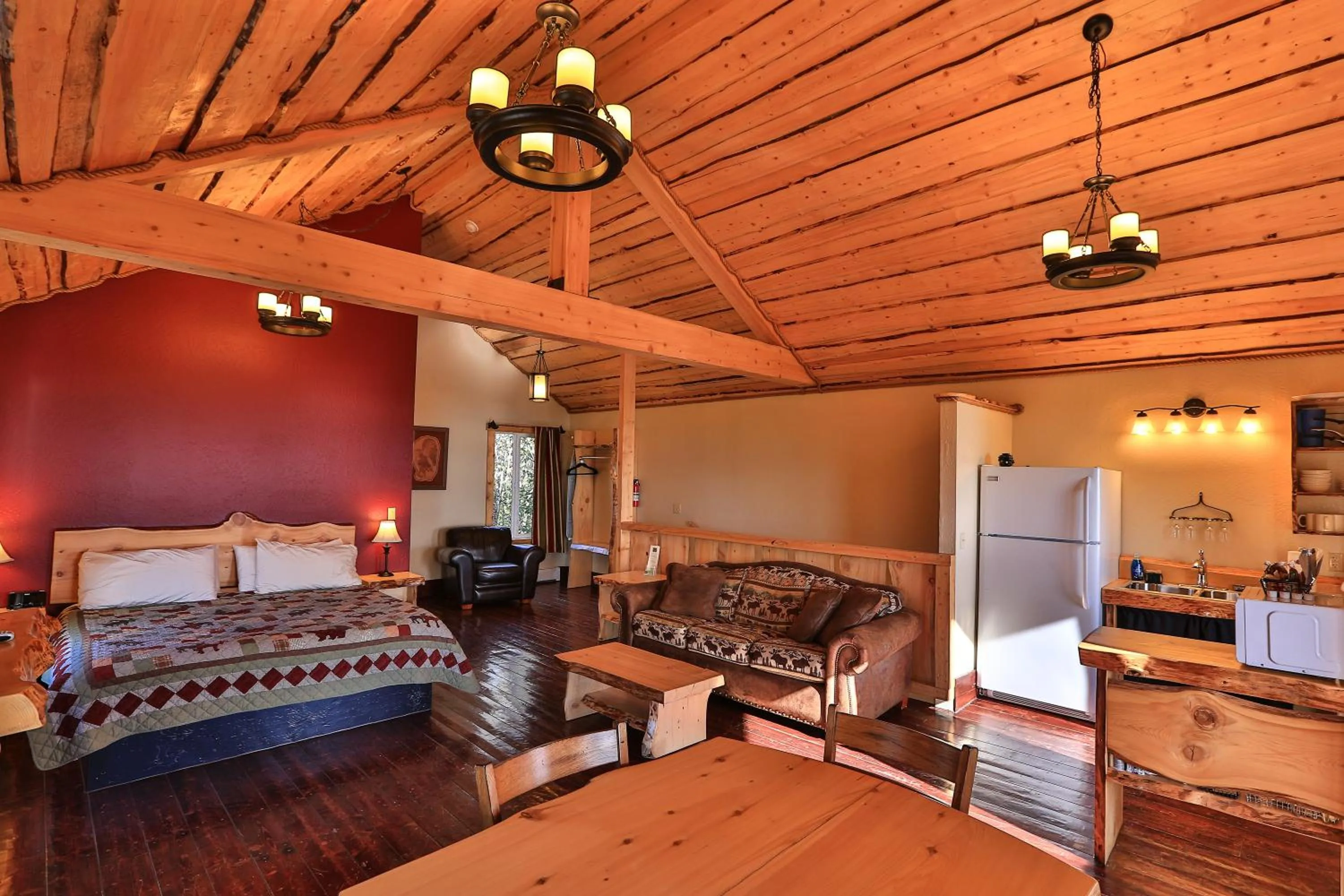 Photo of the whole room in Kenai Peninsula Suites