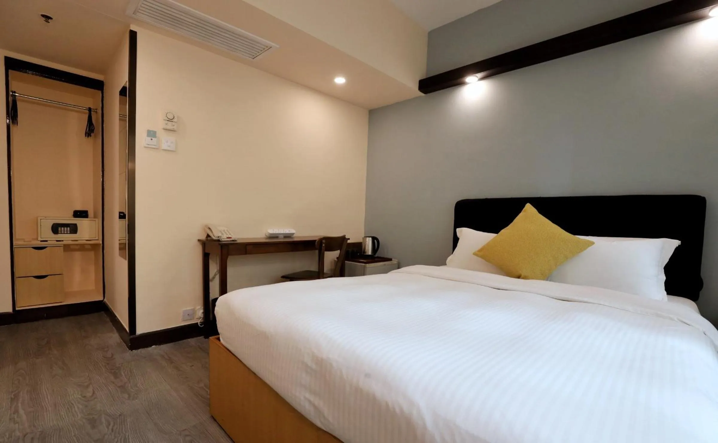 Bed in The Imperial Hotel