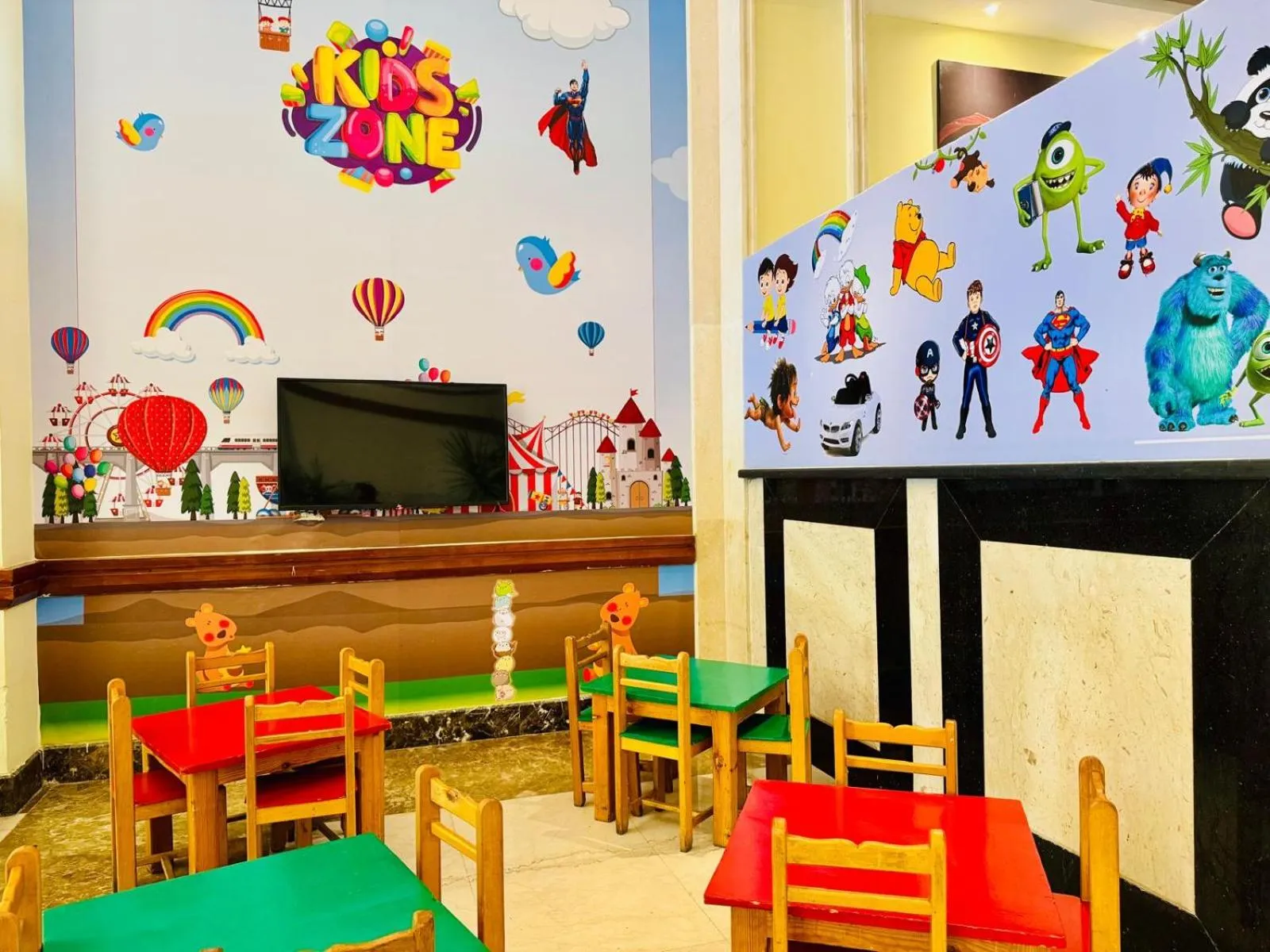 Royal Lagoons Resort & Aqua Park Families and Couples Only