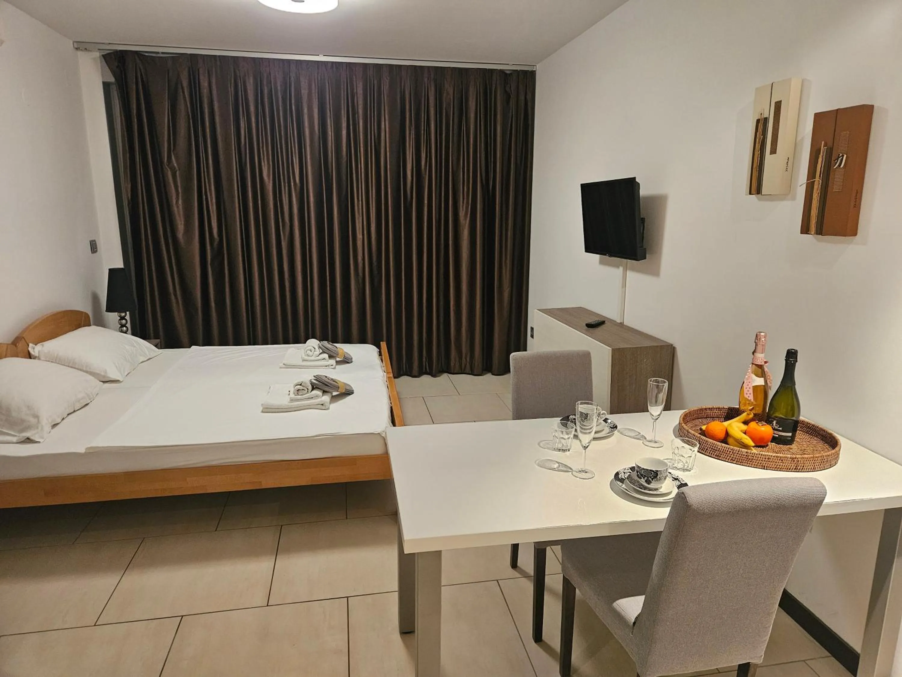 Bed in Kristal Paris Resort