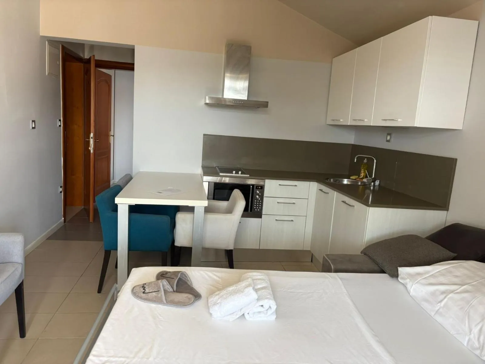 Bed in Kristal Paris Resort