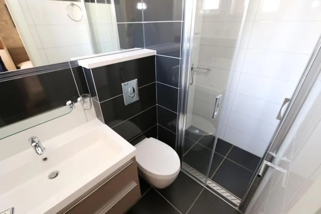 Shower in Kristal Paris Resort