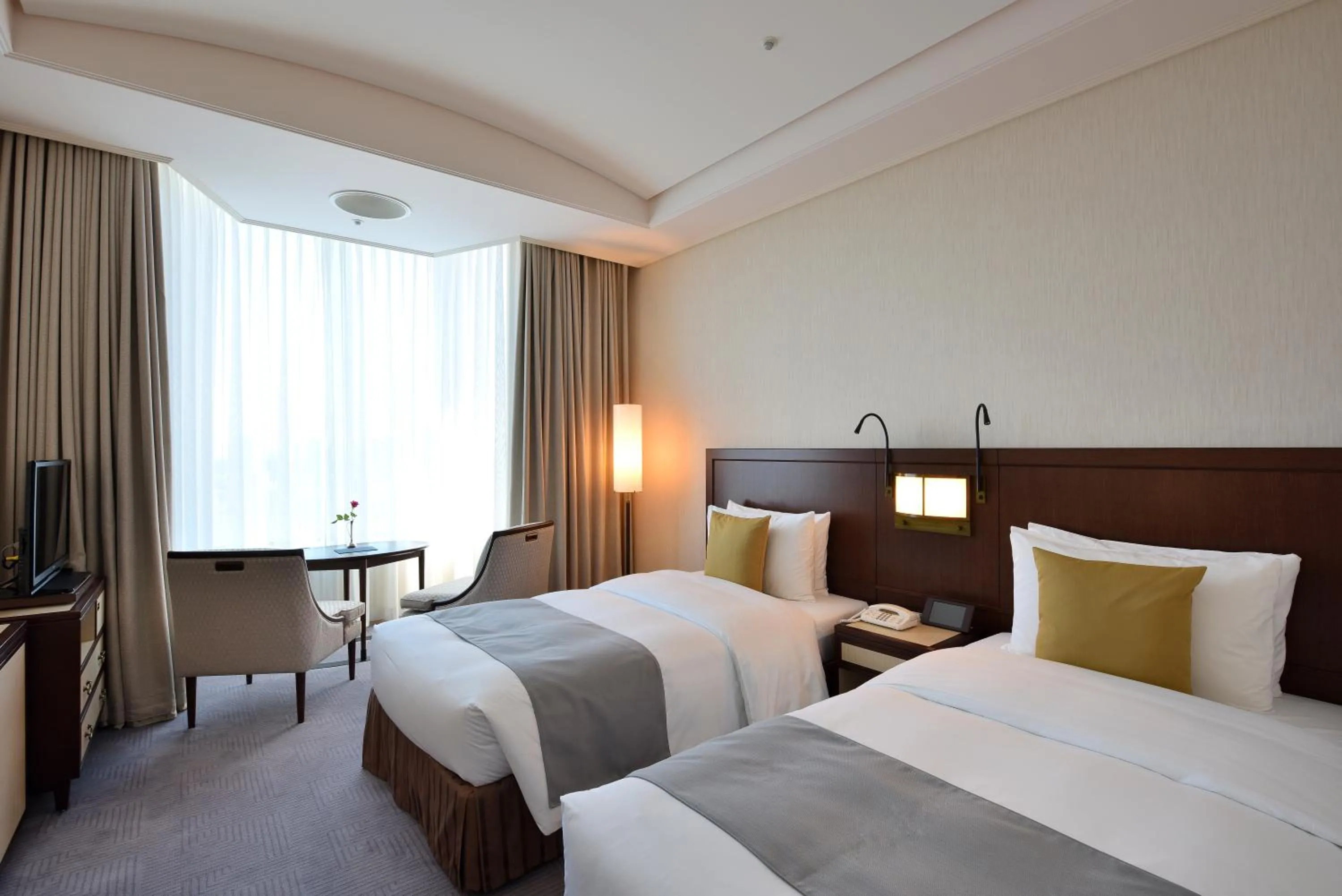 Photo of the whole room, Bed in Imperial Hotel Tokyo