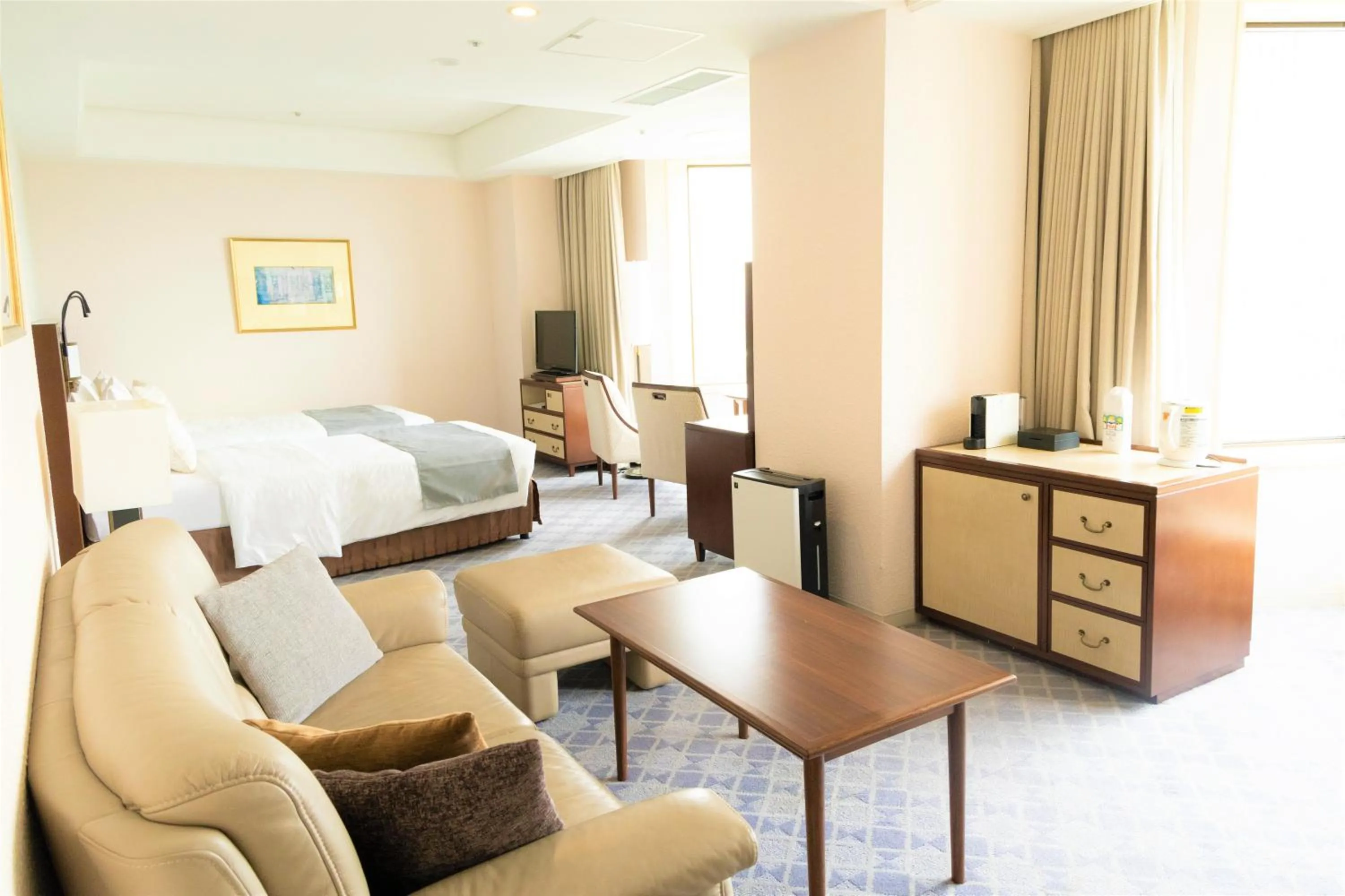 Bedroom, Bed in Imperial Hotel Tokyo