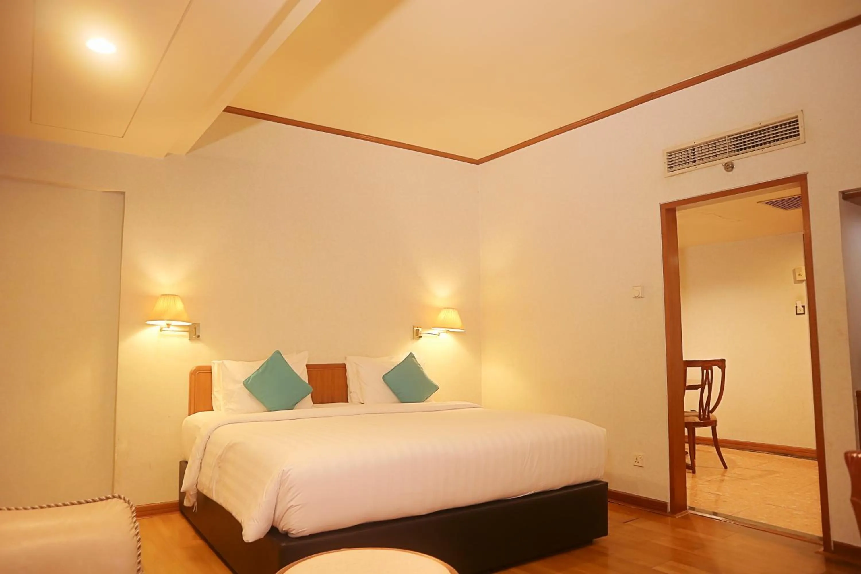 Photo of the whole room, Bed in The Hills Batam
