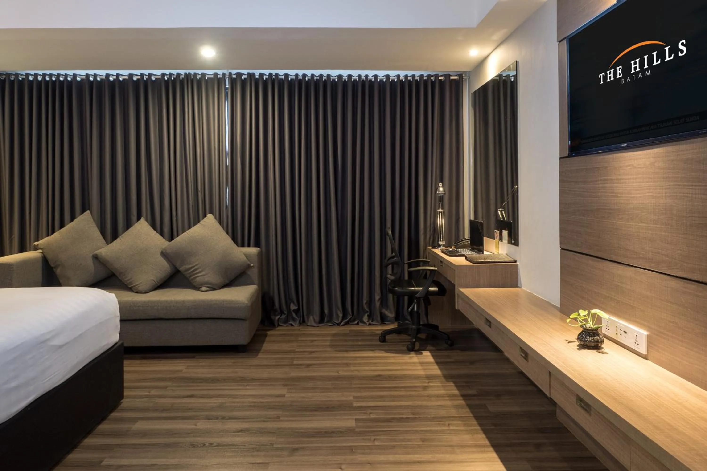 Living room, Bed in The Hills Batam