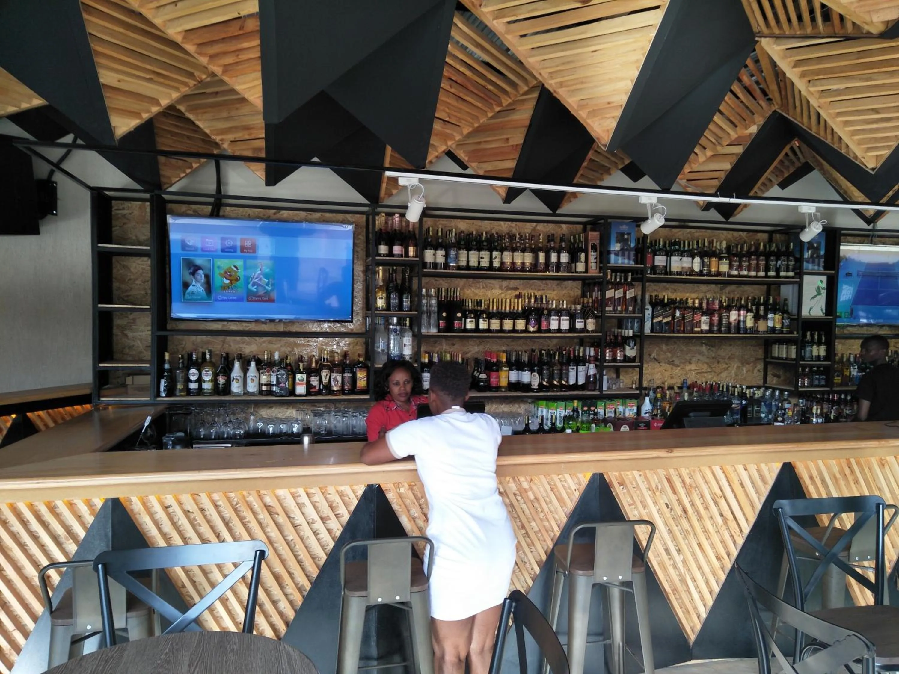 Lounge or bar in Impala Hotel Parklands
