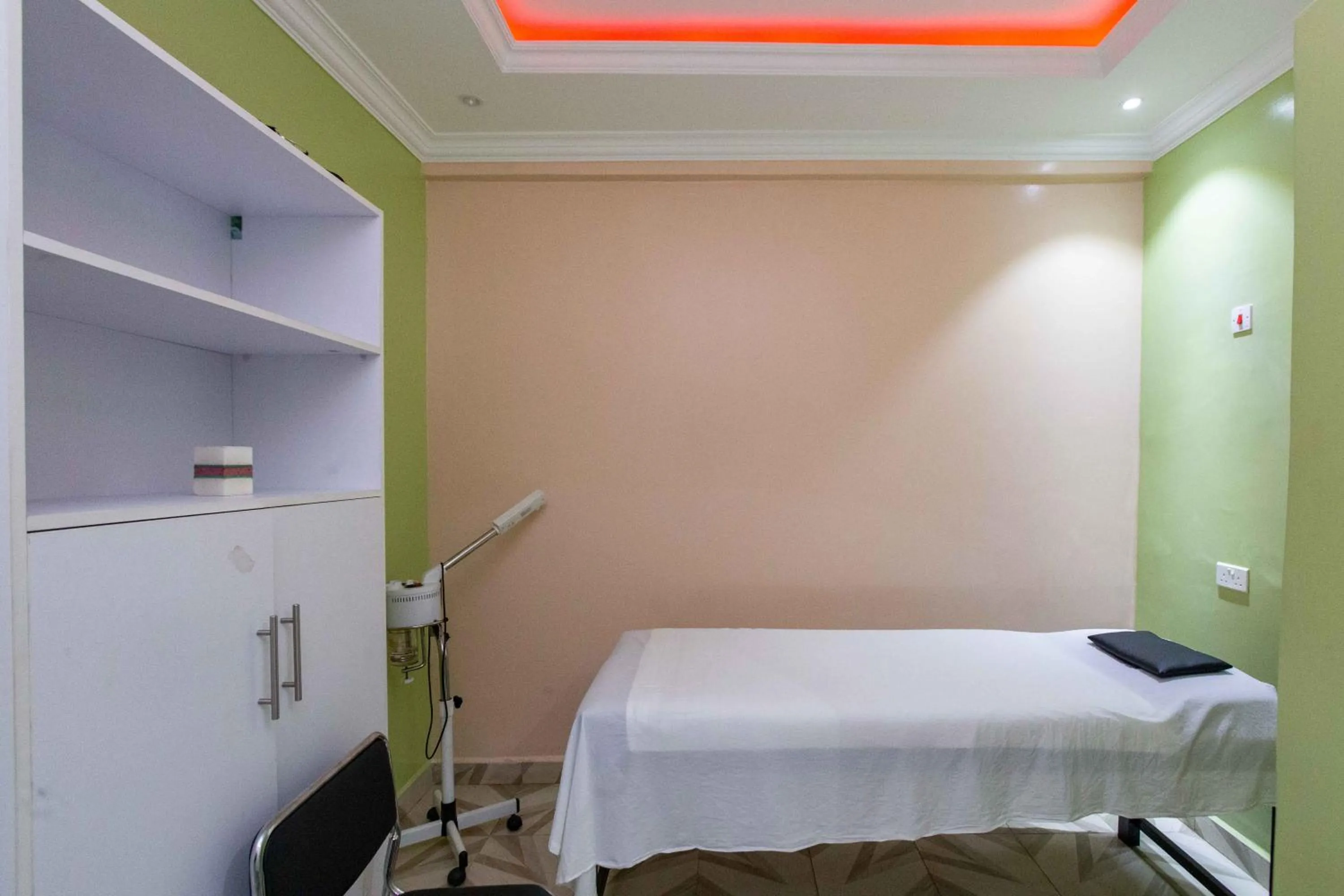 Bed in Impala Hotel Parklands