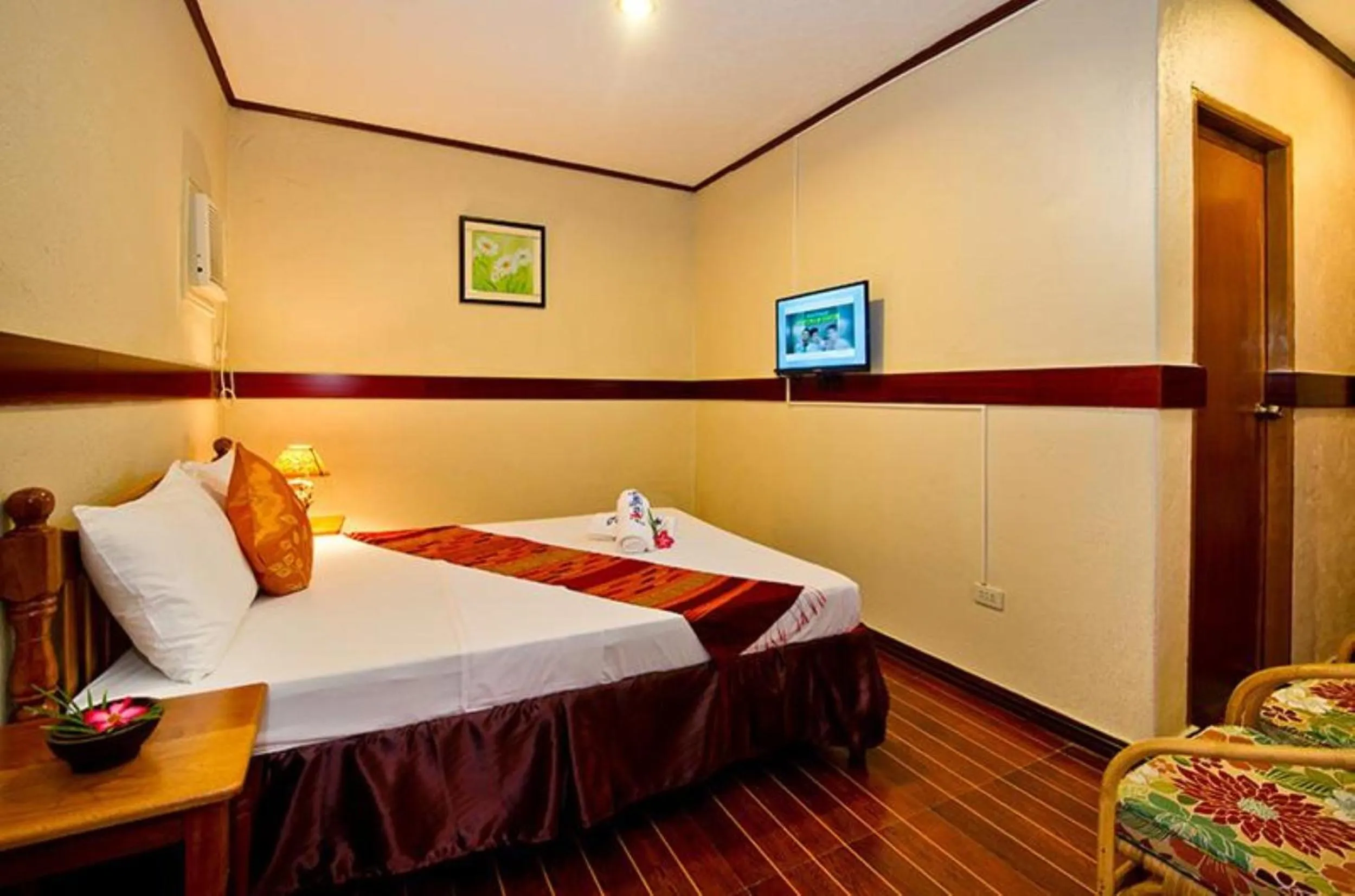 Photo of the whole room, Bed in Floral Villarosa