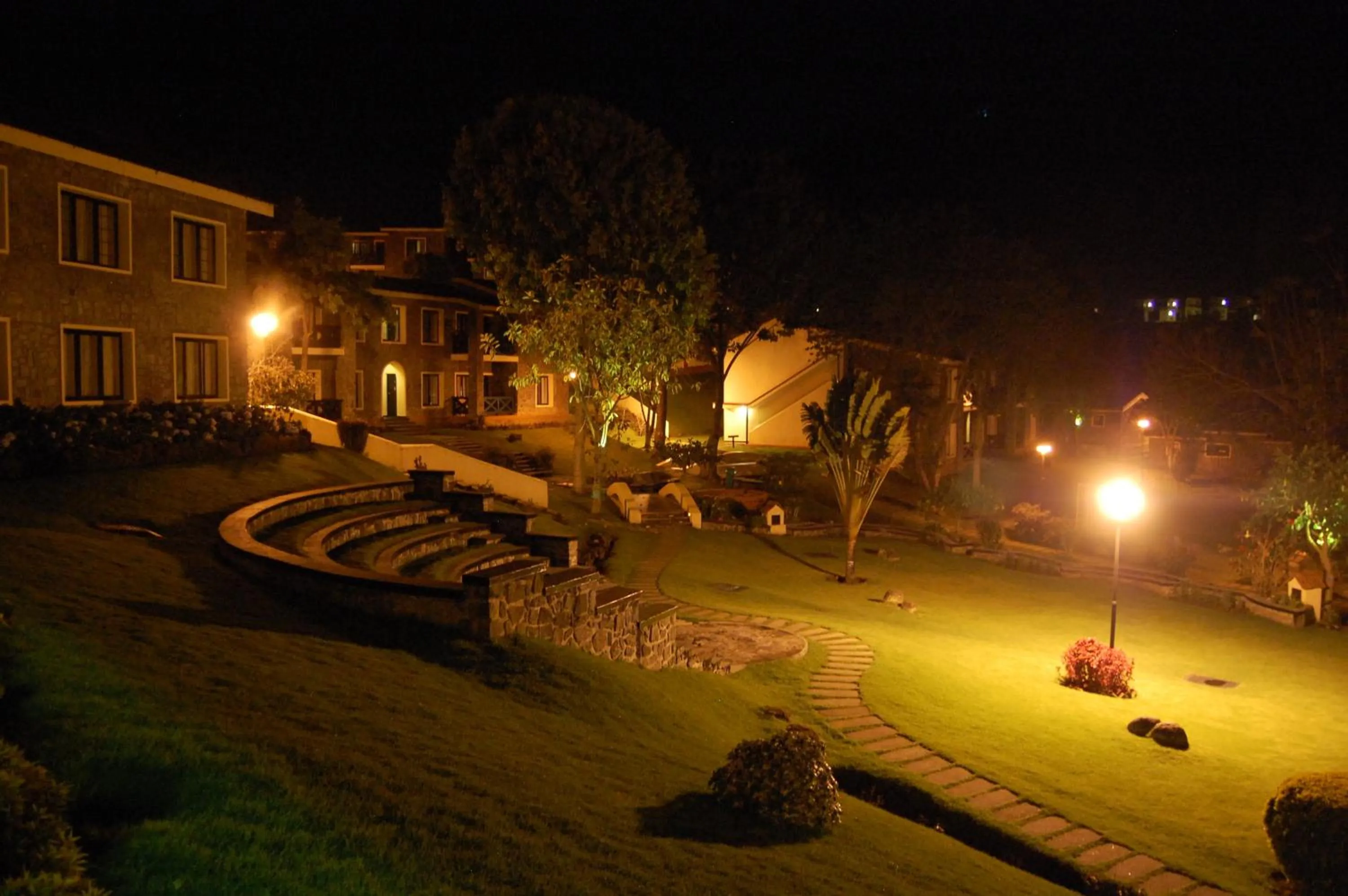 Night in Green Pastures - A Hill Country Resort