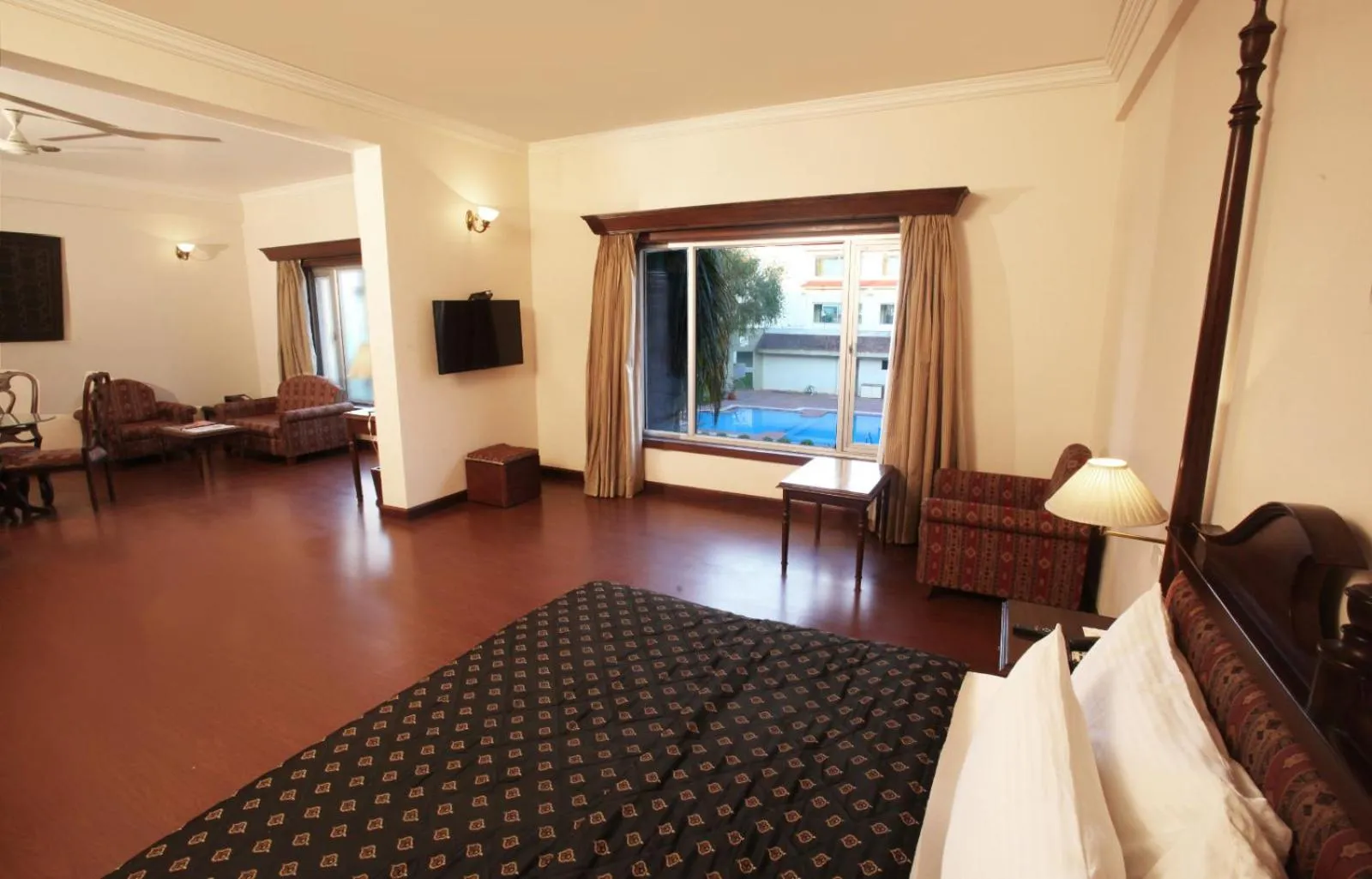 Bed in Hotel Express Residency-Jamnagar