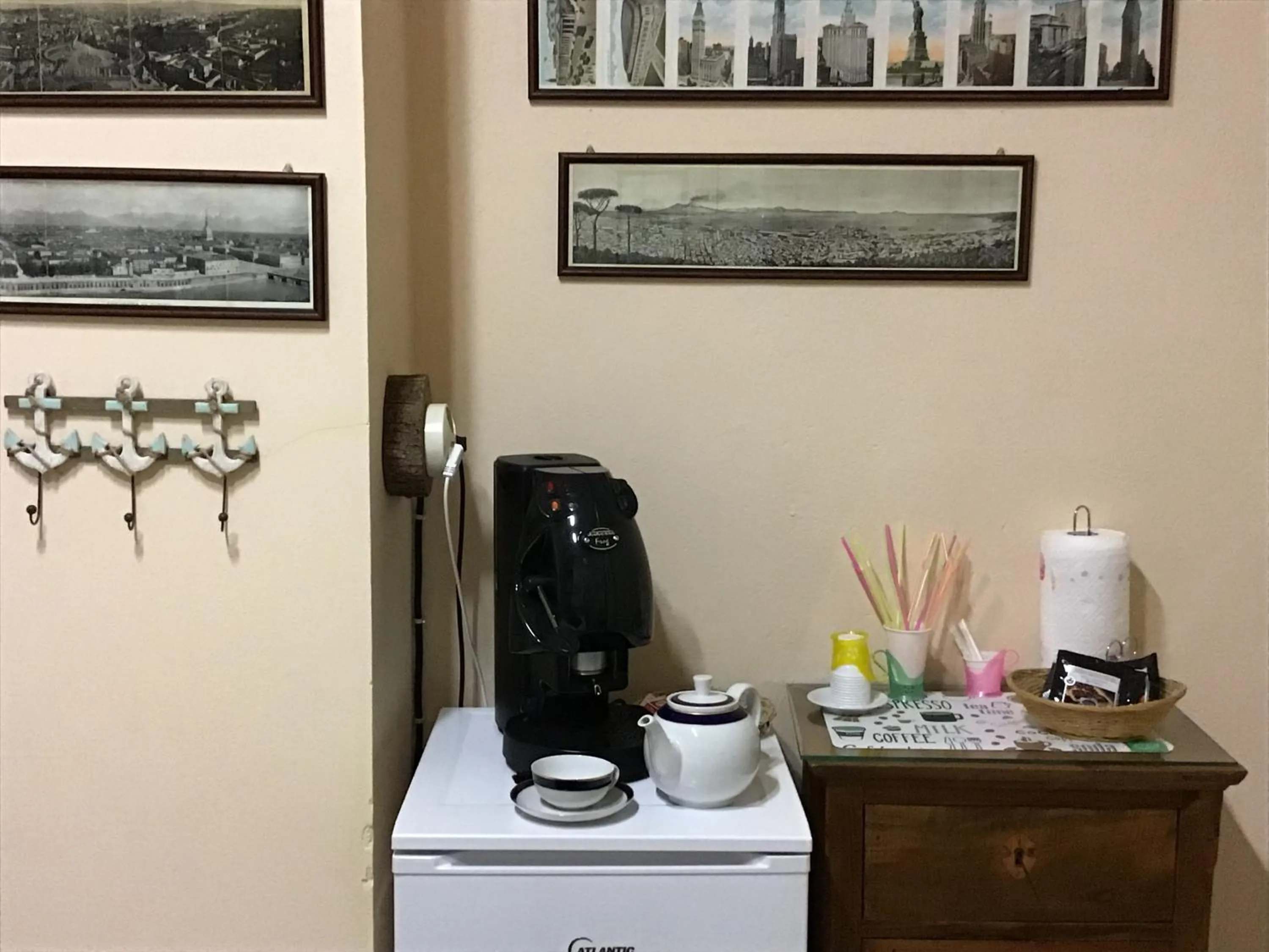 Coffee/tea facilities in Deck Sea B&B