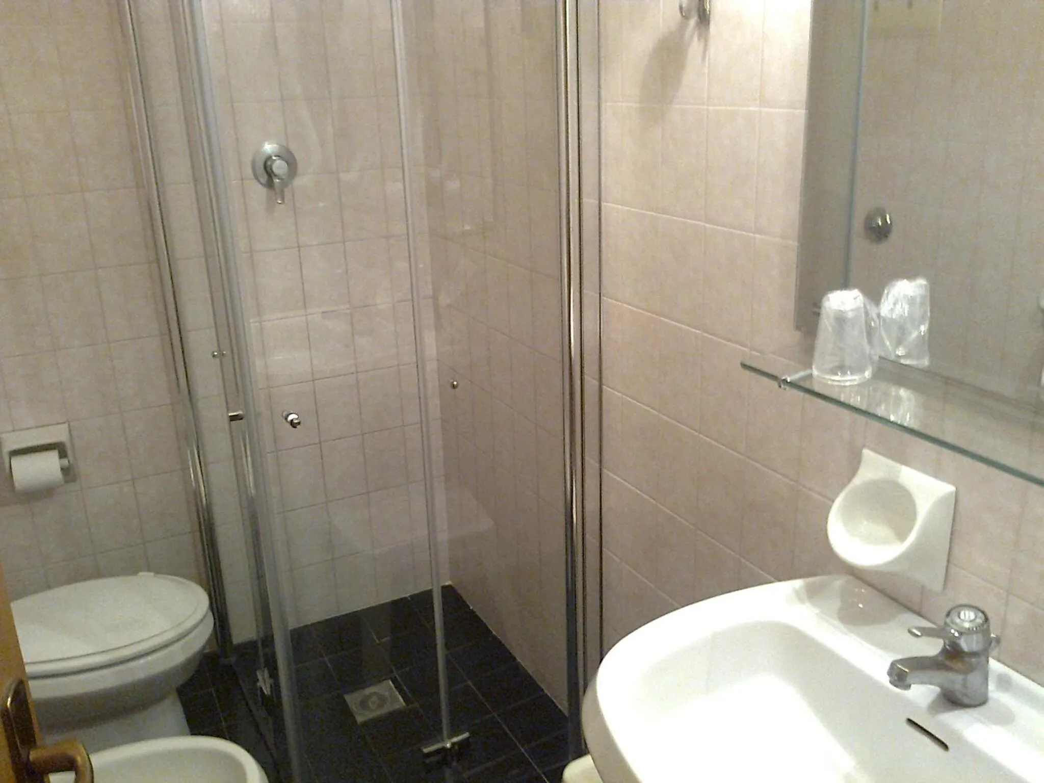 Bathroom in Hotel Continental