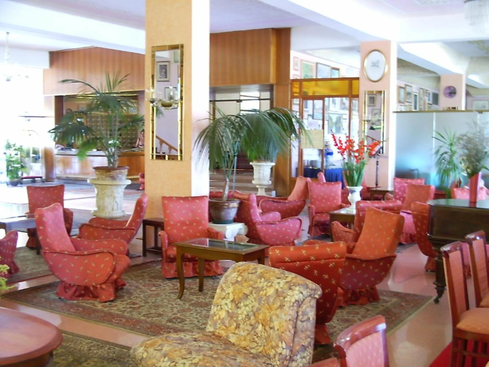 Communal lounge/ TV room in Hotel Continental