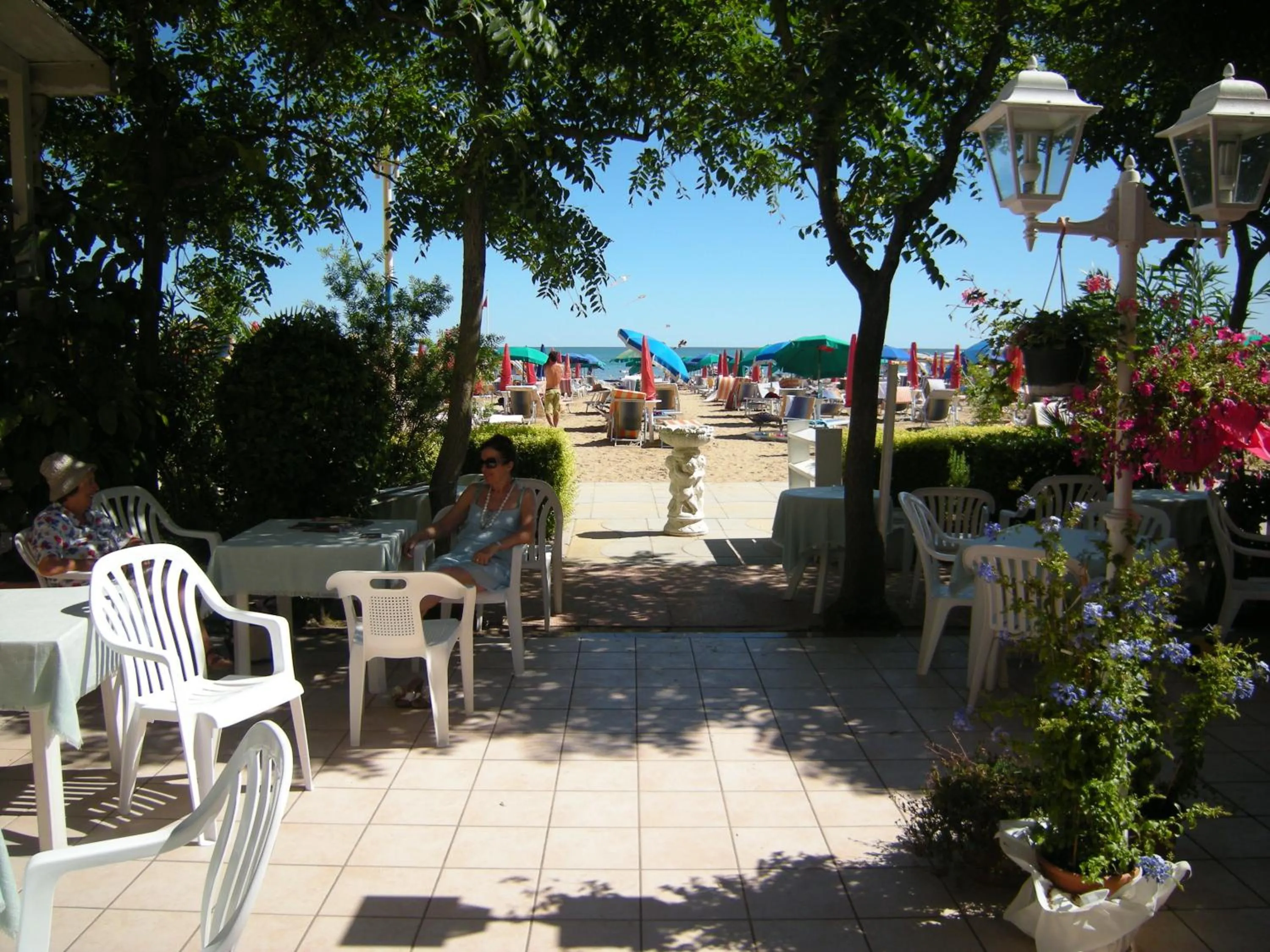 Patio in Hotel Continental