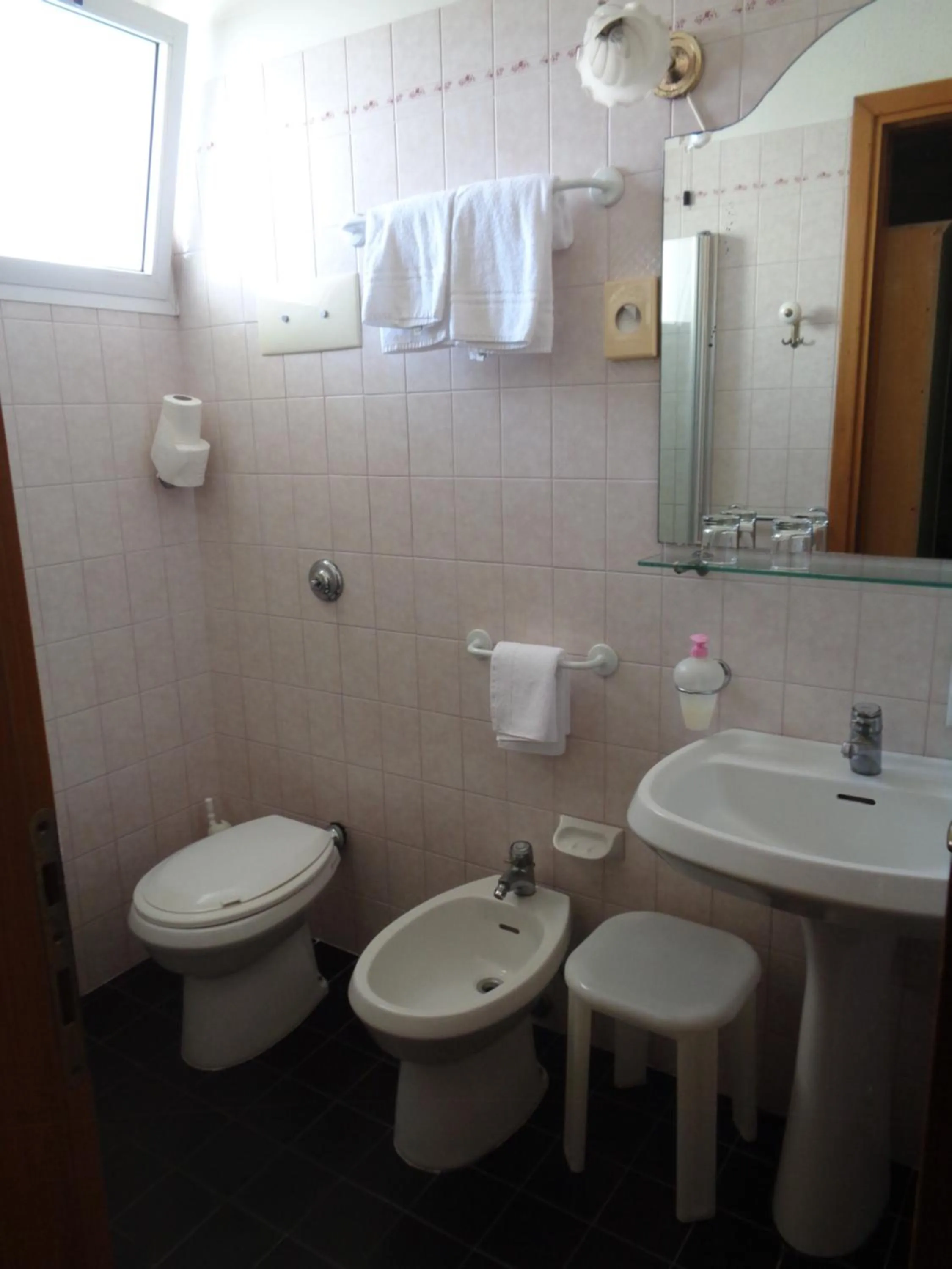 Bathroom in Hotel Continental