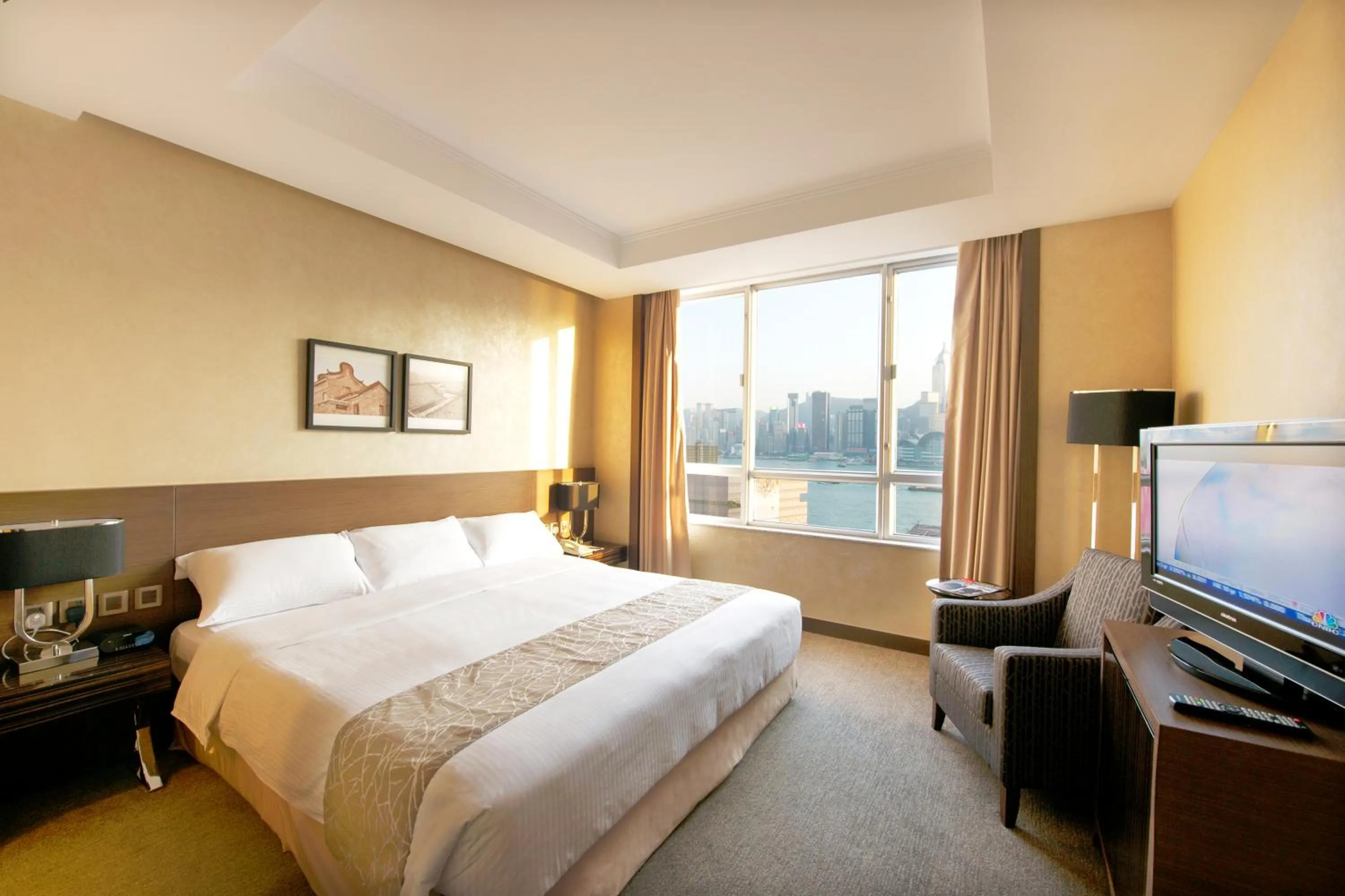 Bed in The Salisbury - YMCA of Hong Kong