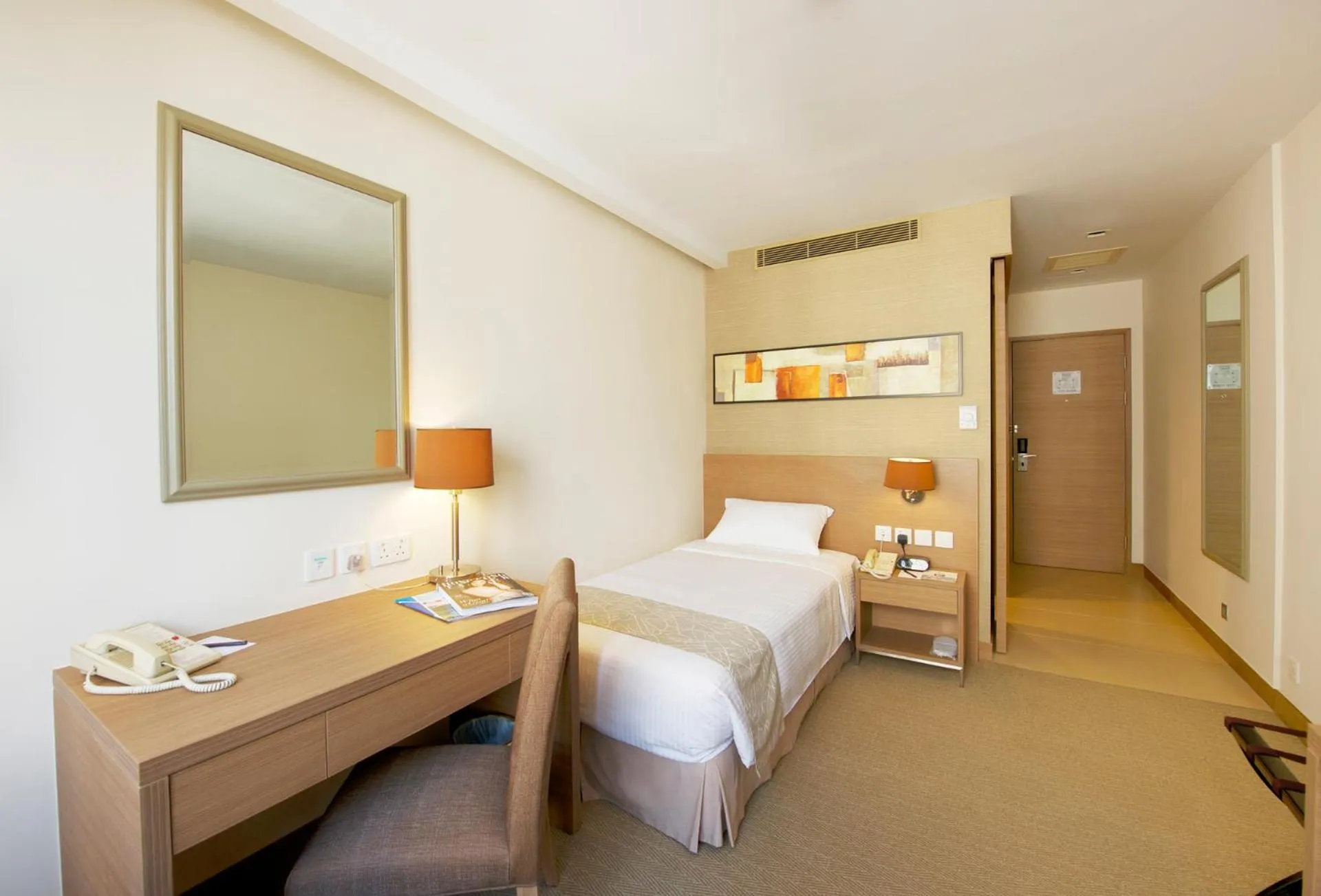 Bedroom, Bed in The Salisbury - YMCA of Hong Kong