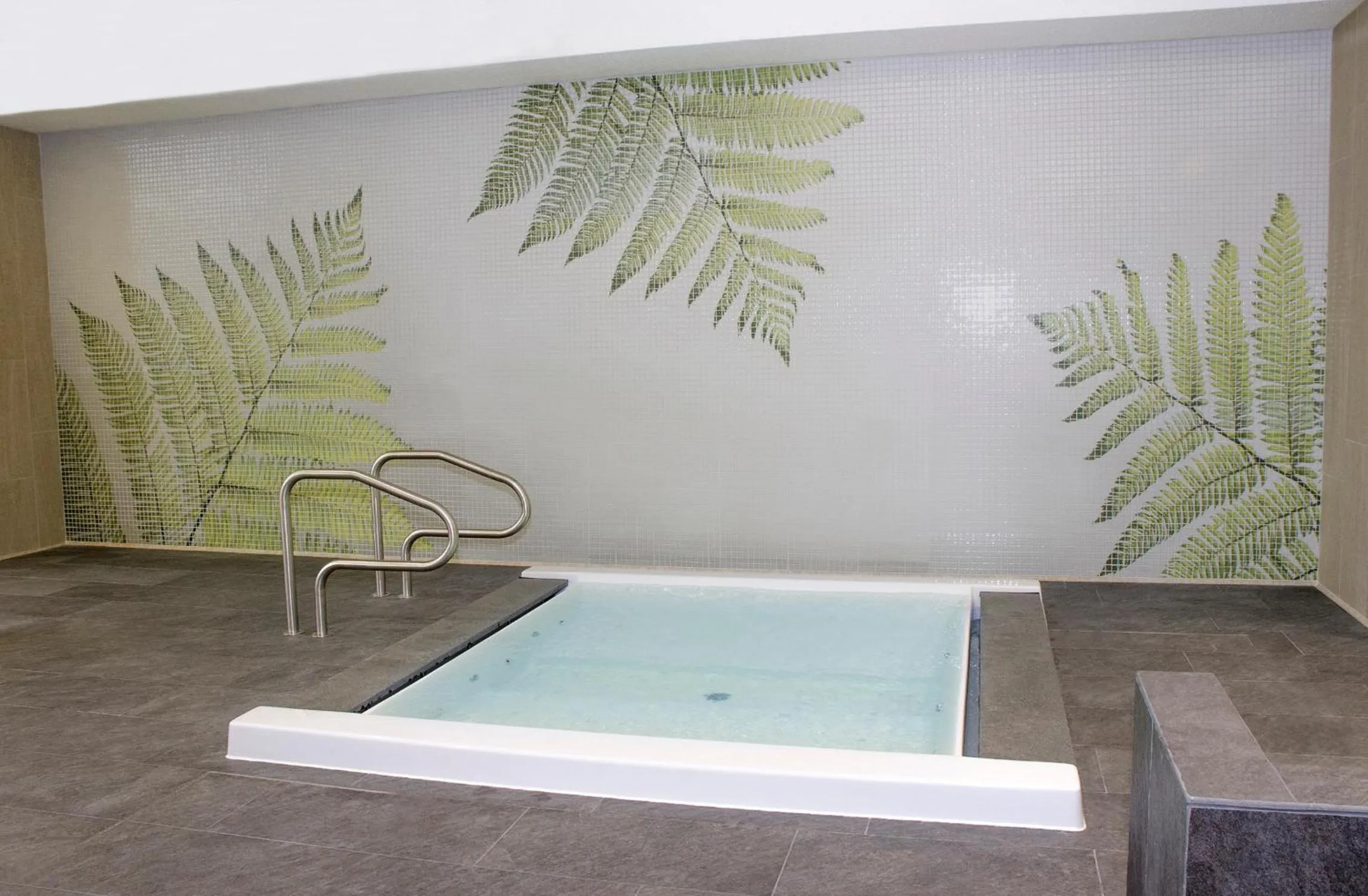 Swimming pool in The Salisbury - YMCA of Hong Kong