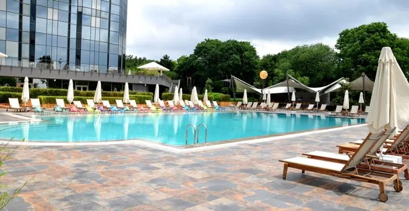 Swimming pool in Ataköy Marina Park Hotel Residence