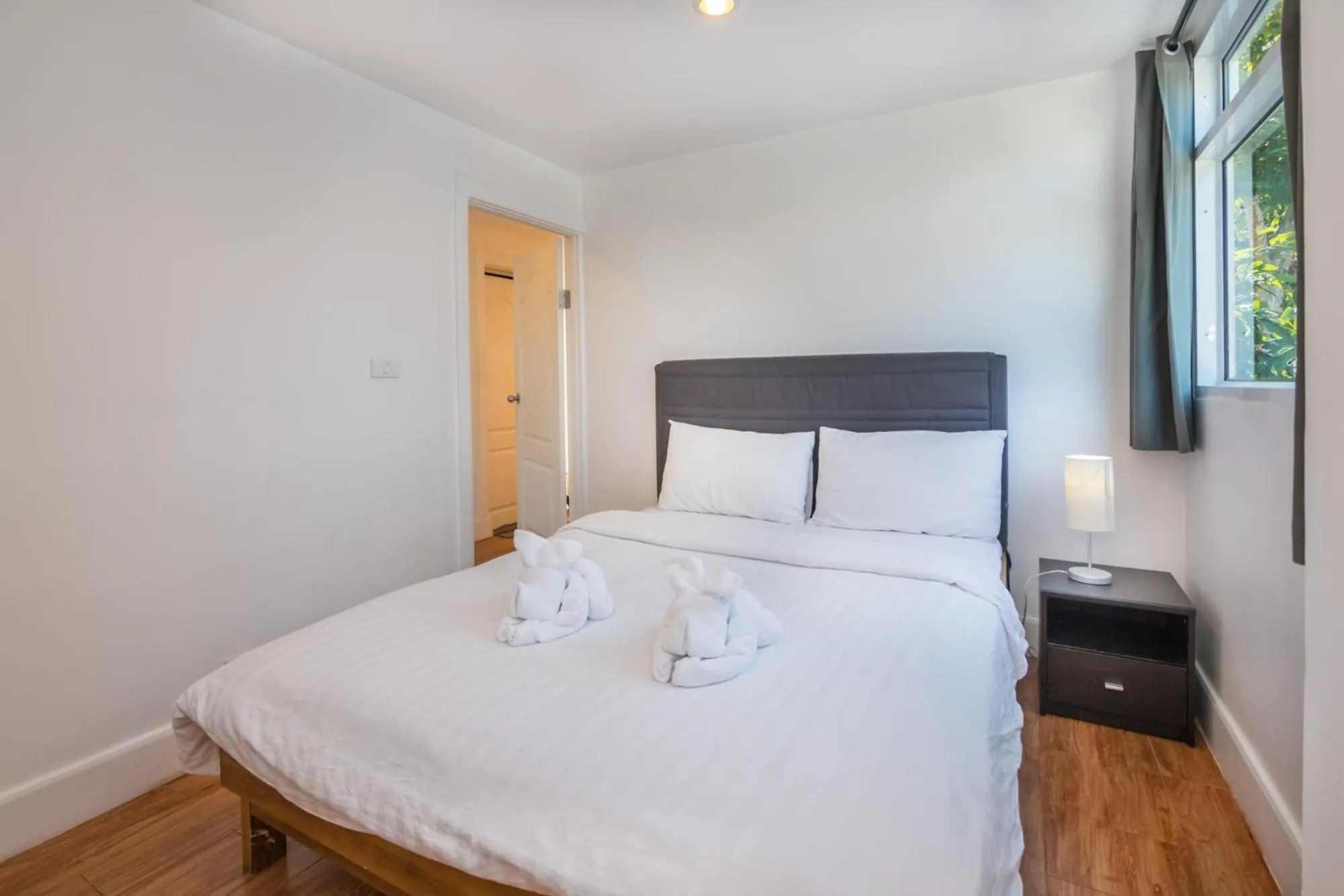 Bedroom, Bed in Pandora