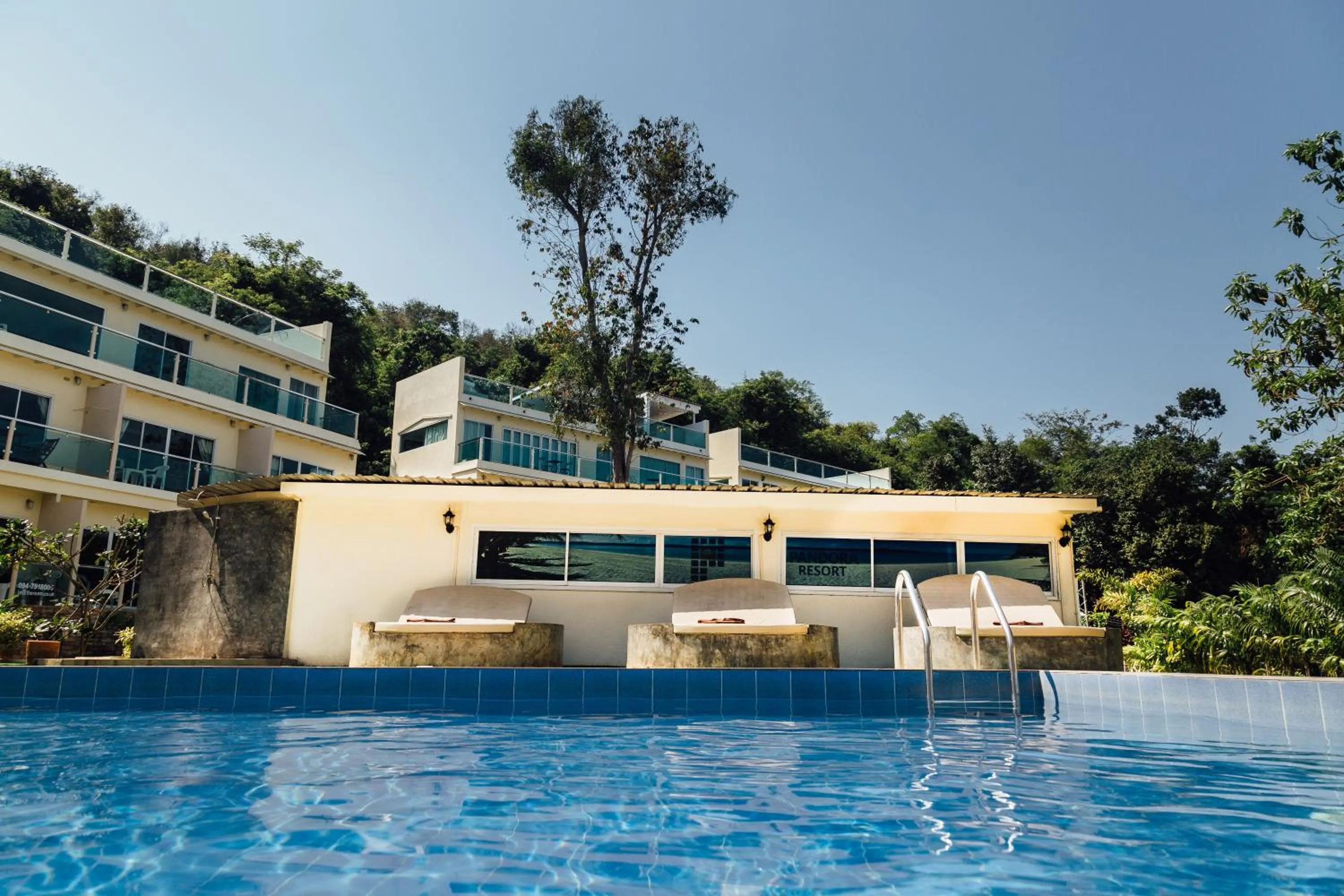 Swimming pool in Pandora
