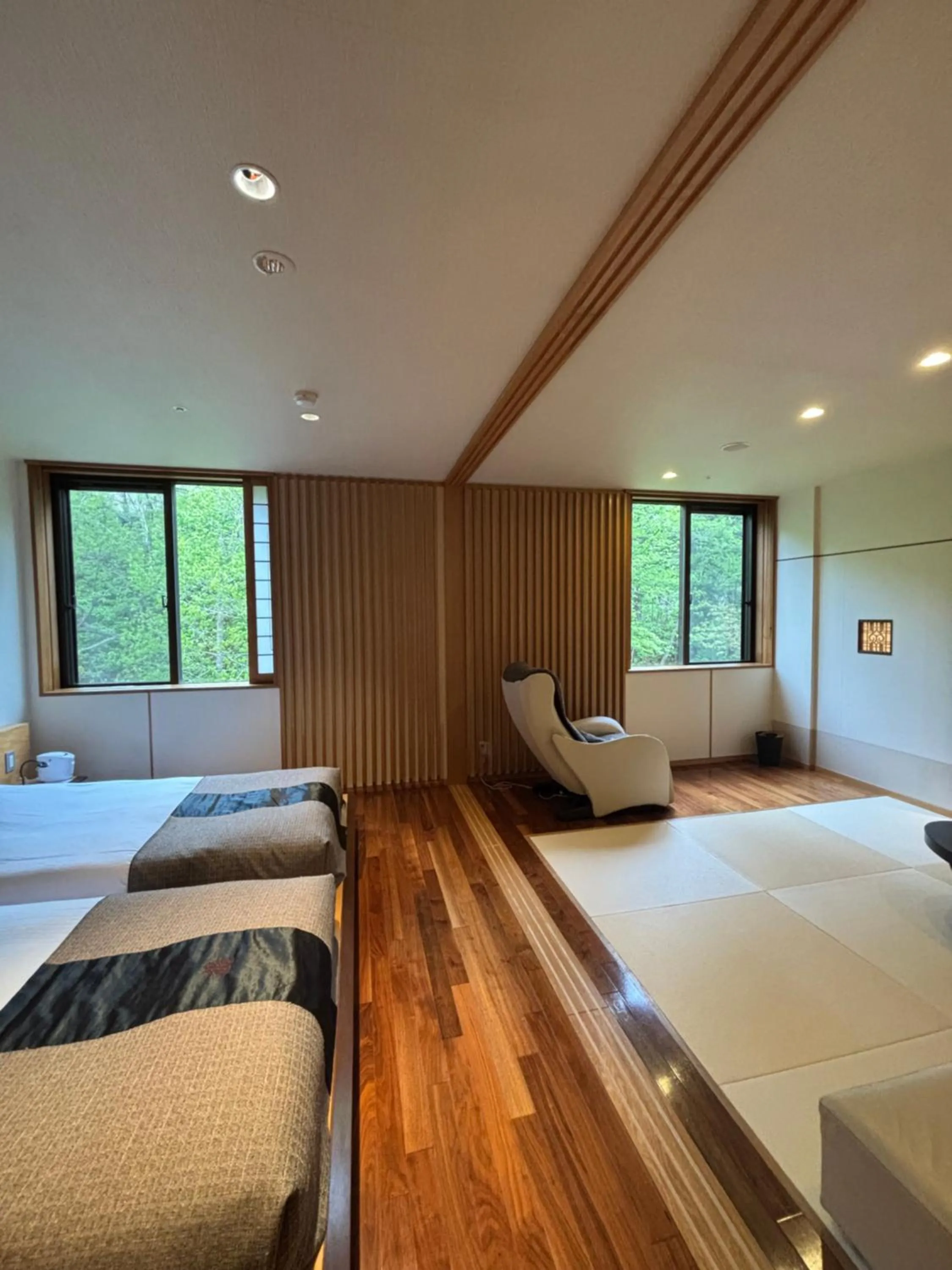 Photo of the whole room, Bed in Niseko Konbu Onsen Tsuruga Moku-no-sho
