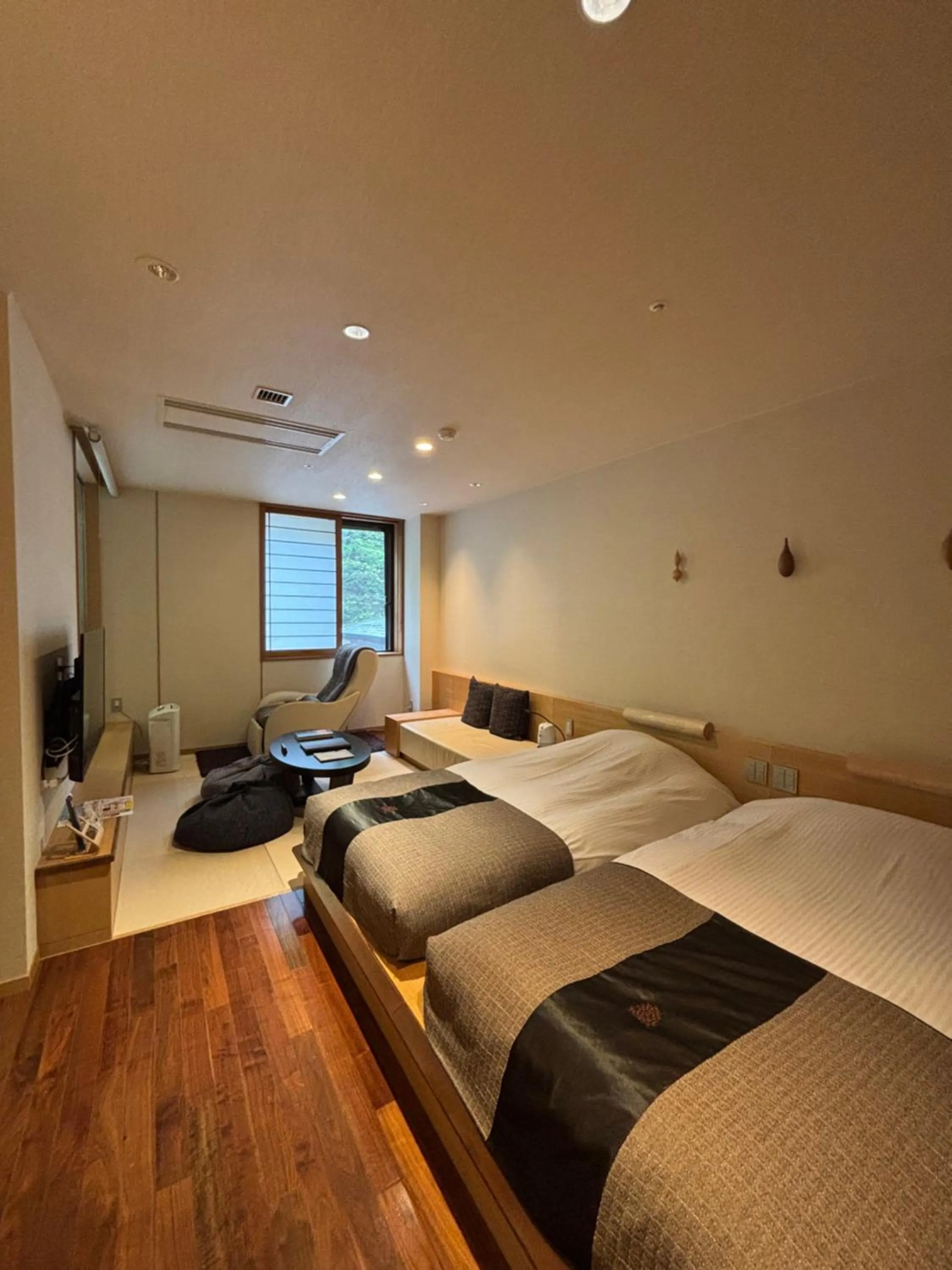 Bed in Niseko Konbu Onsen Tsuruga Moku-no-sho