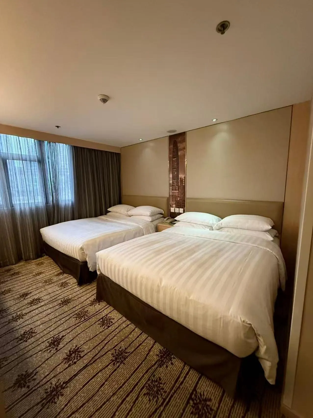 Bed in Metropark Hotel Mongkok