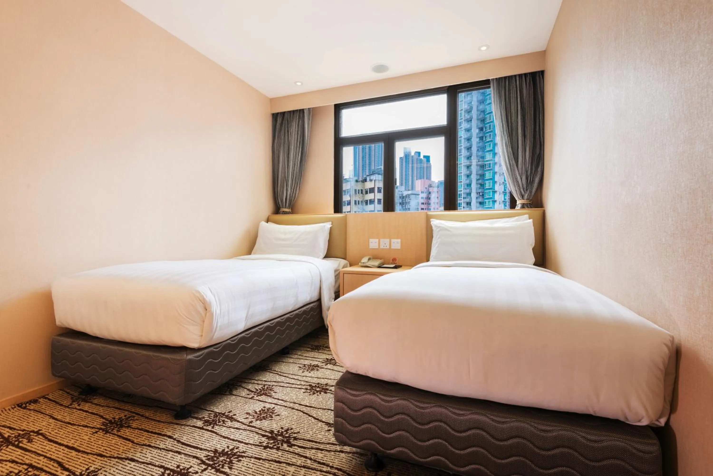 Property building, Bed in Metropark Hotel Mongkok