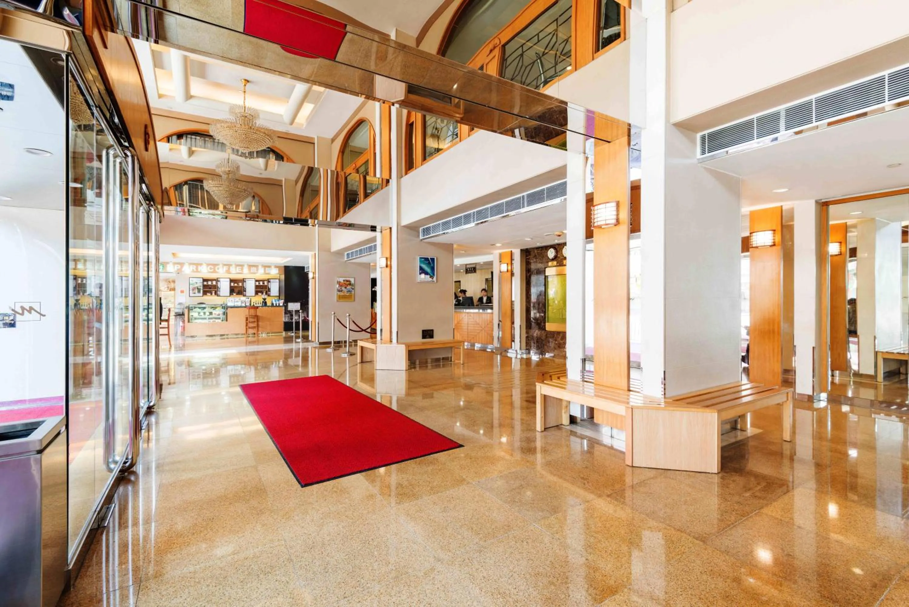 Lobby or reception in Metropark Hotel Mongkok