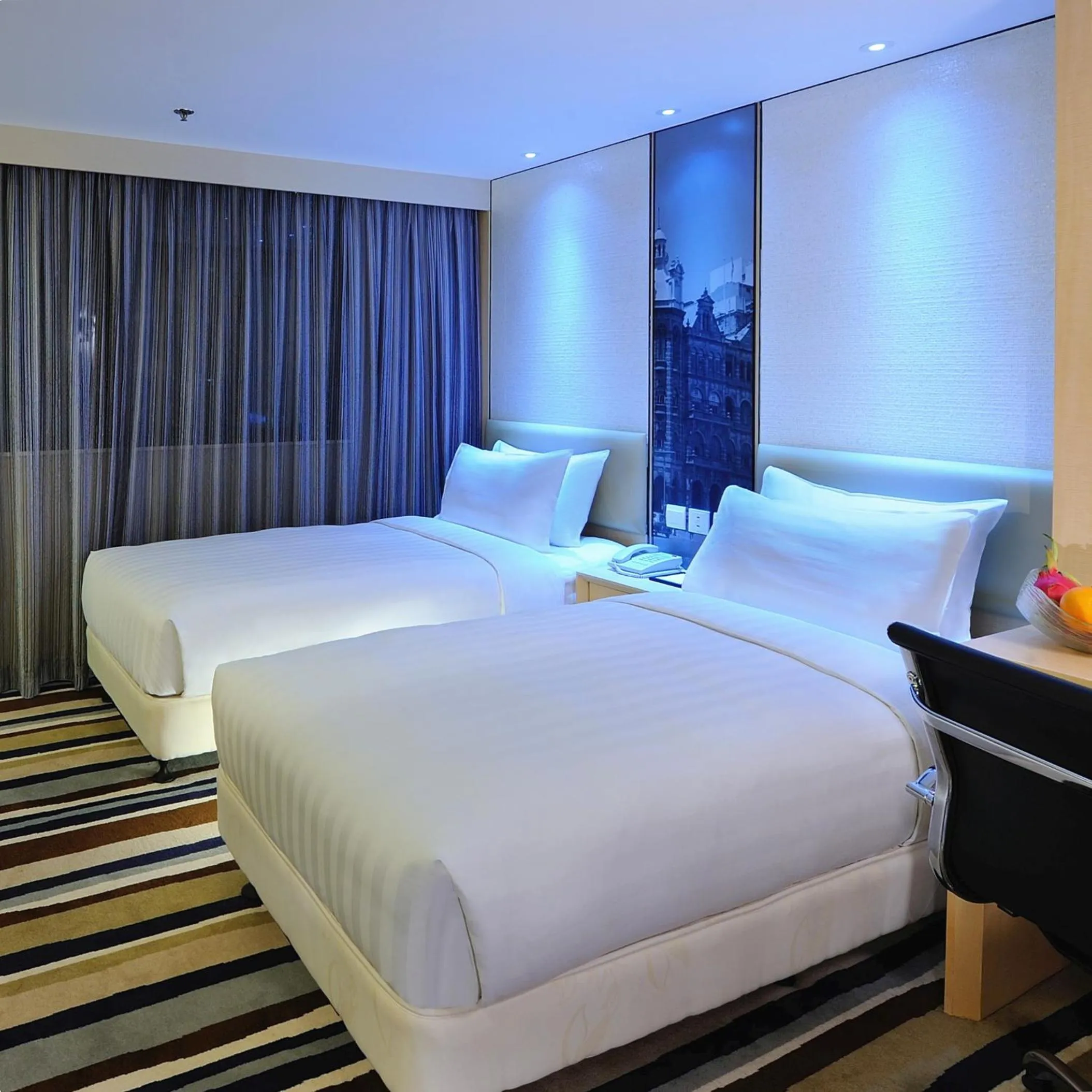 Bed in Metropark Hotel Mongkok