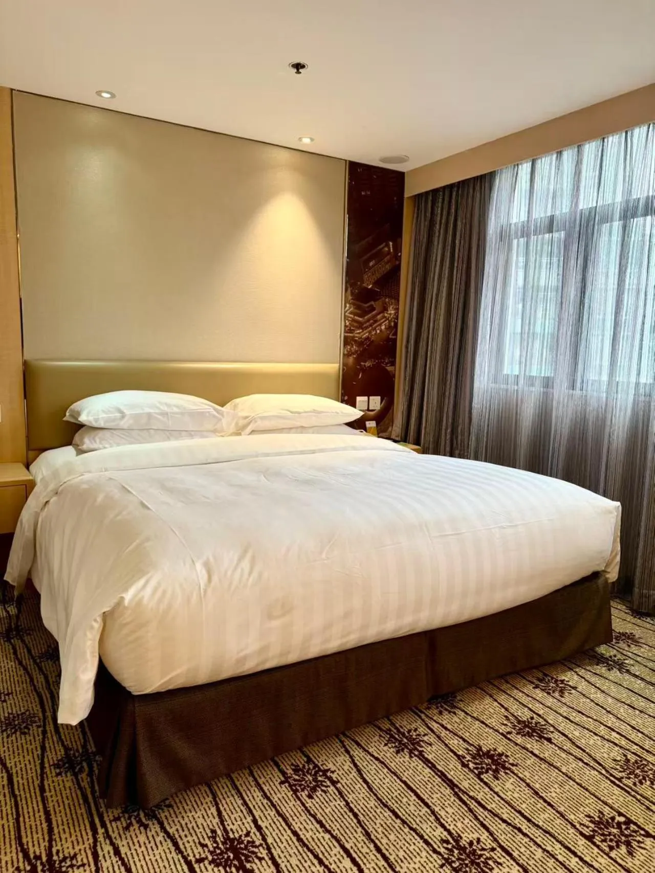 Bed in Metropark Hotel Mongkok