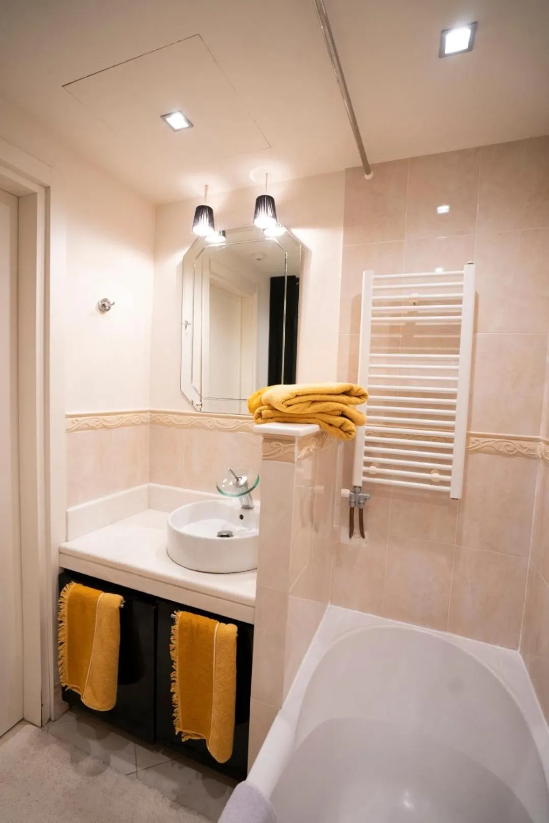 Marousi Luxury Apartment