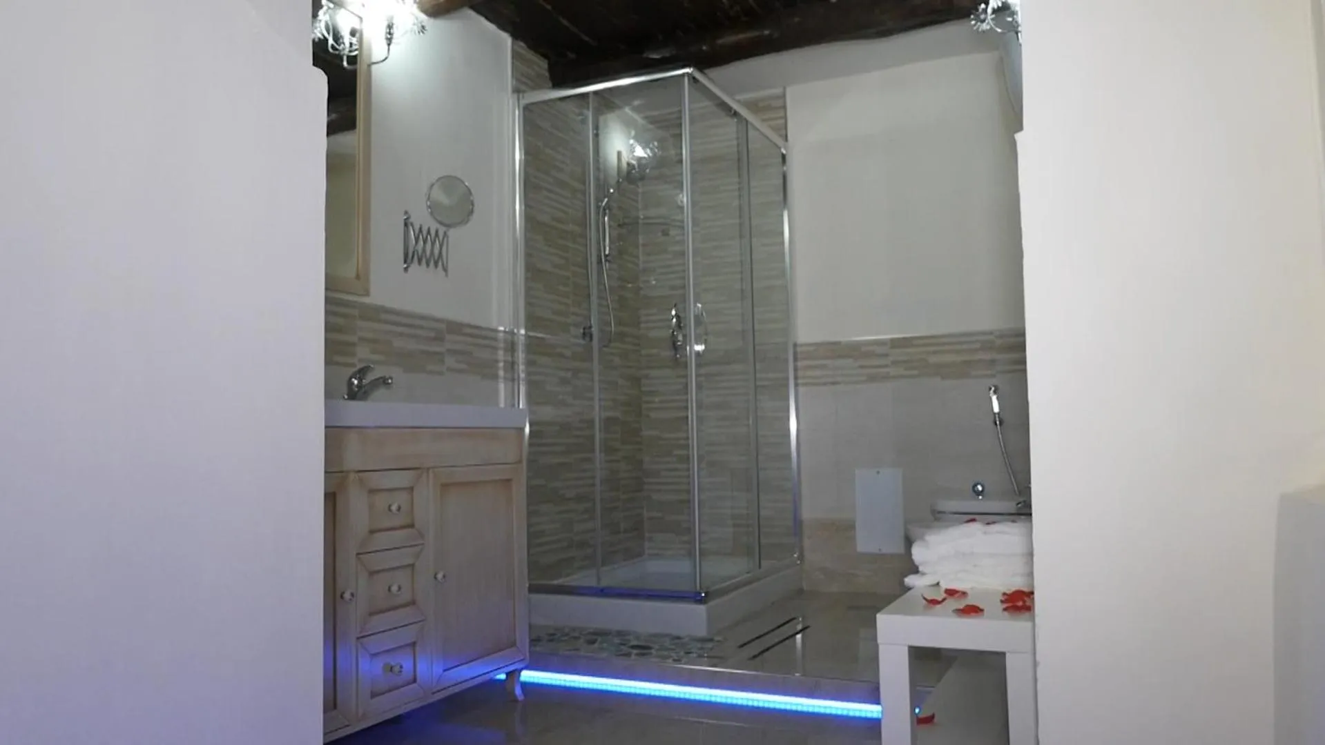 Shower in B&B Punto Stella